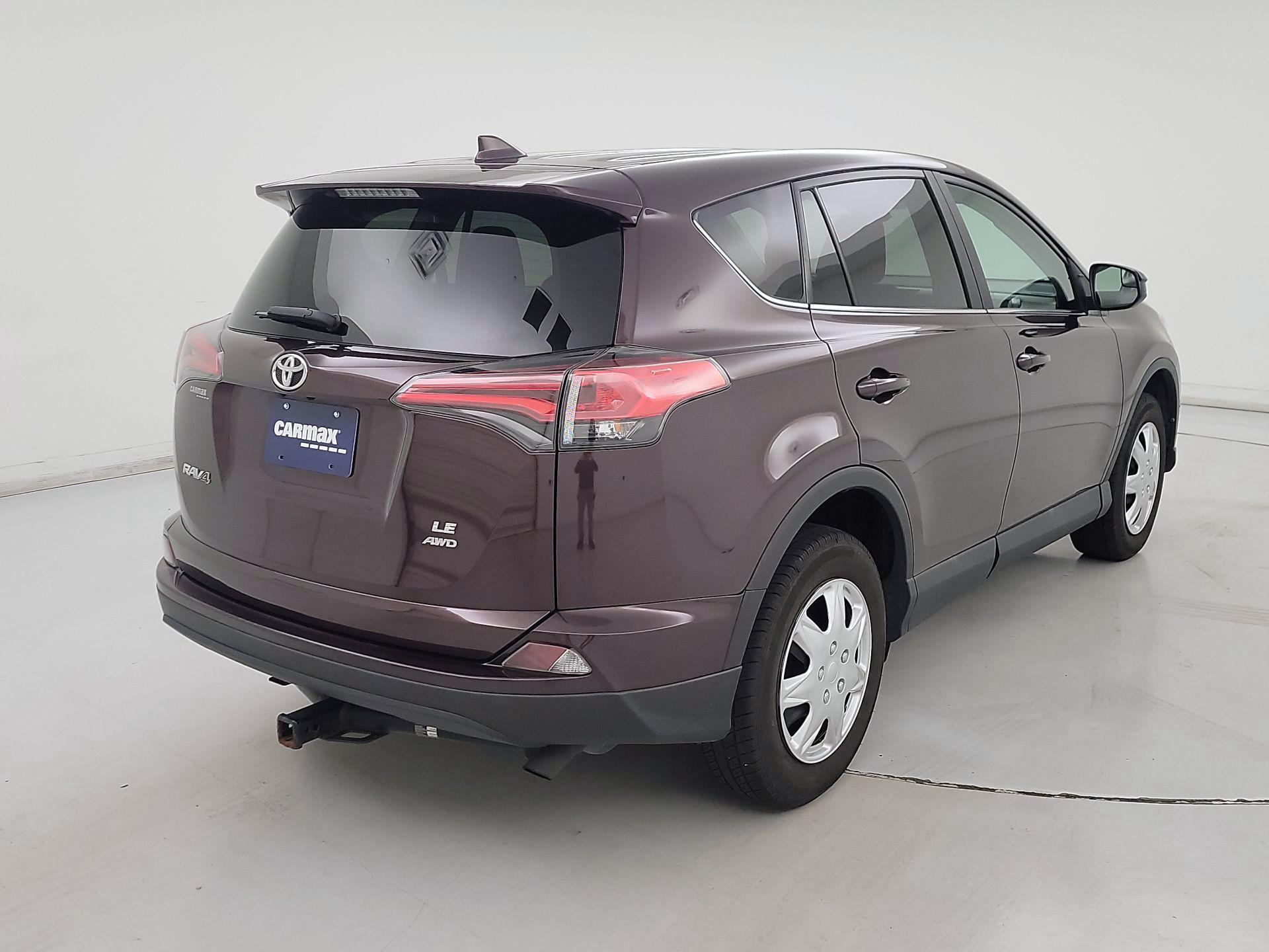 Thumbnail: 2018 Toyota RAV4 - 5