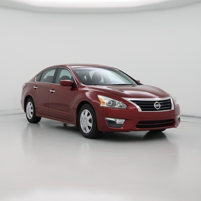 Red 2015 Nissan Altima S