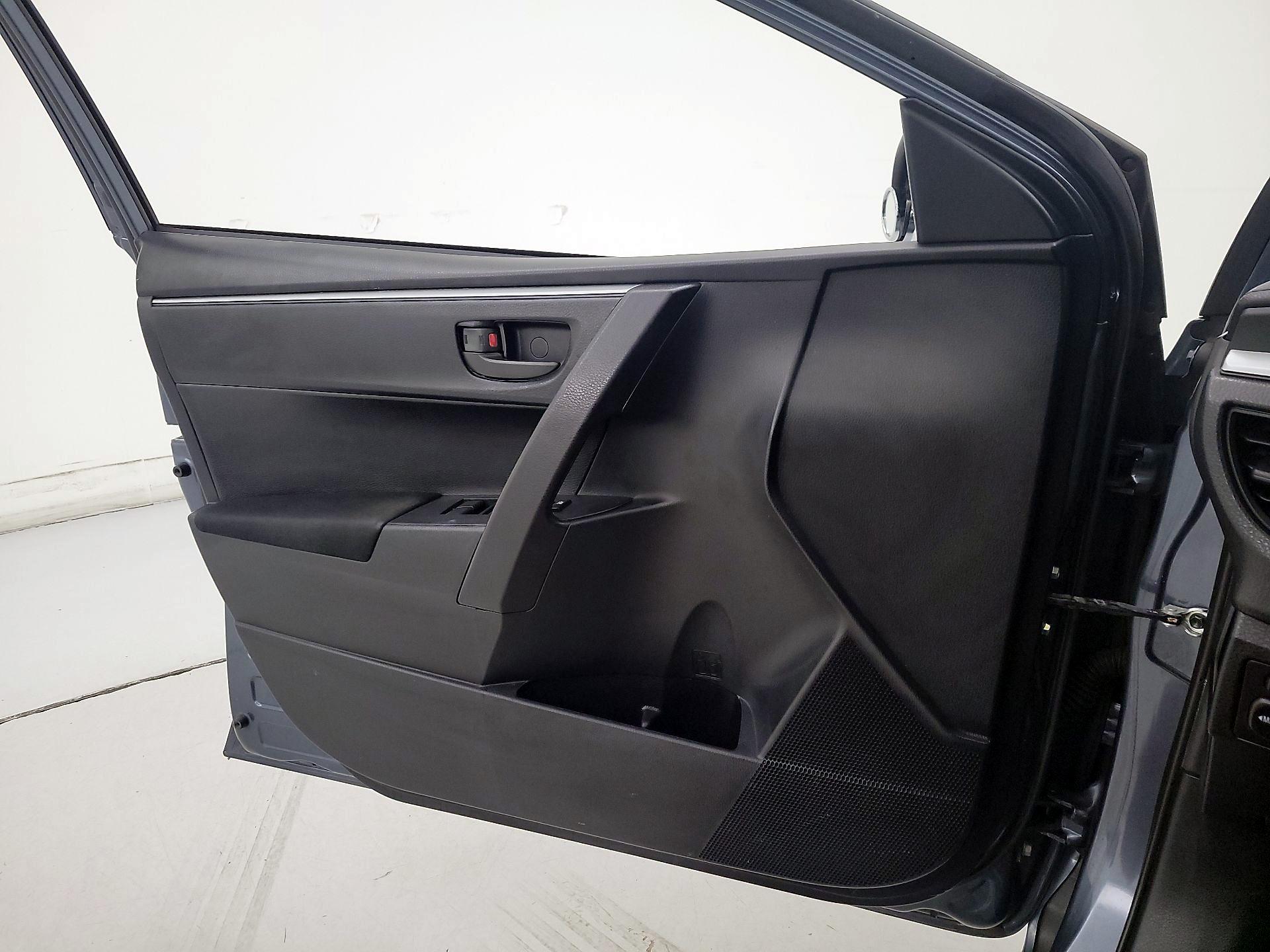 Thumbnail: 2015 Toyota Corolla - 12