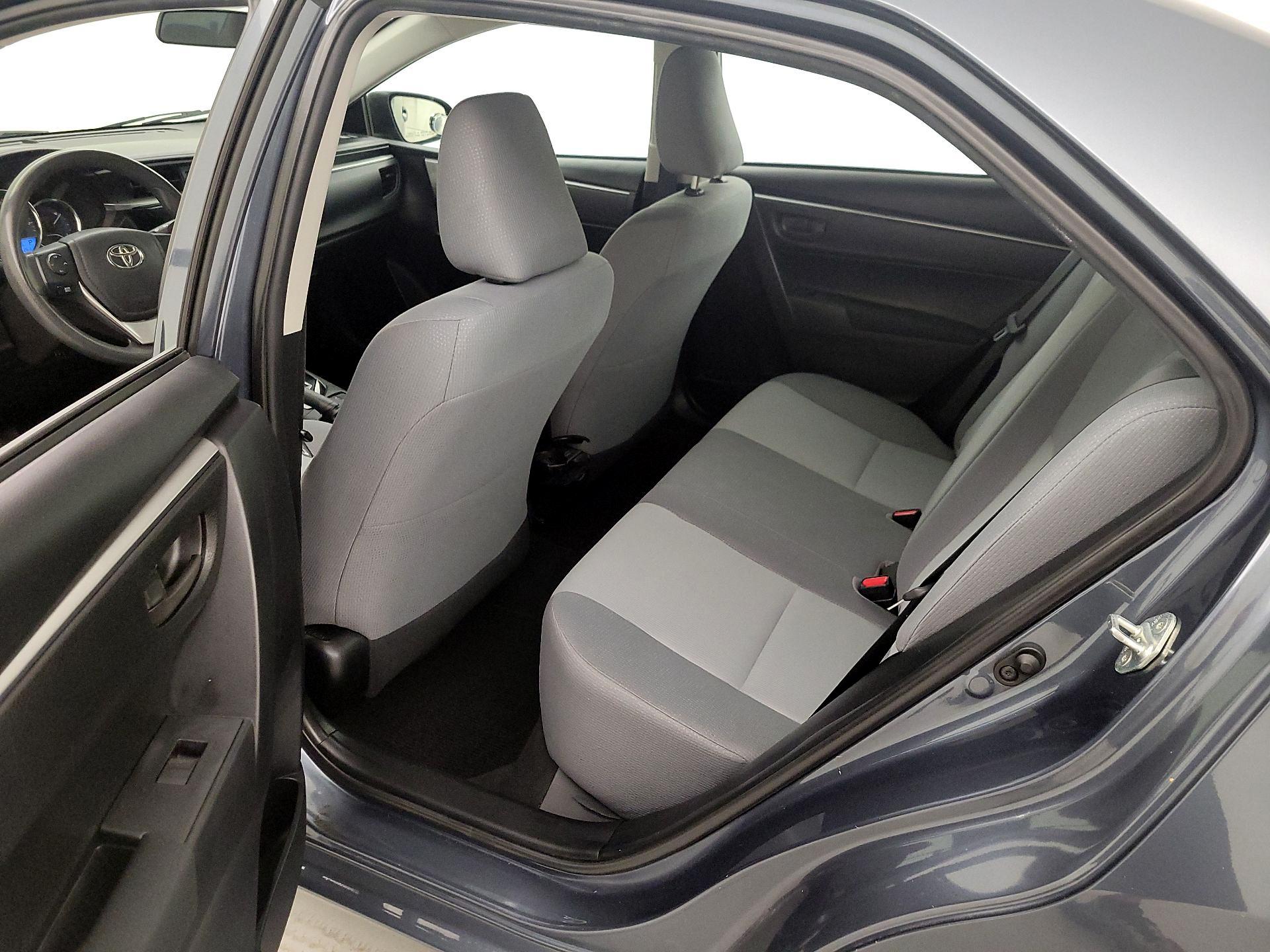 Thumbnail: 2015 Toyota Corolla - 18