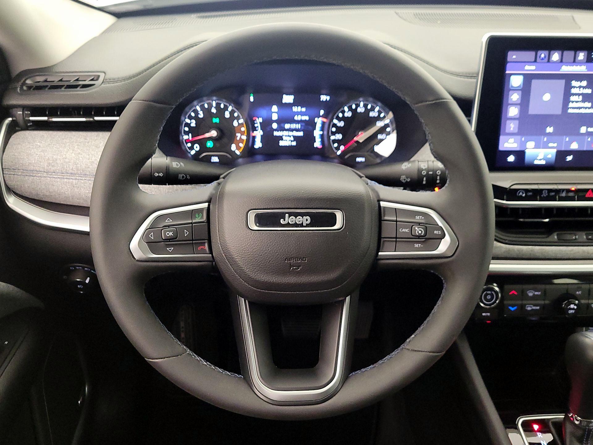 Thumbnail: 2022 Jeep Compass - 10