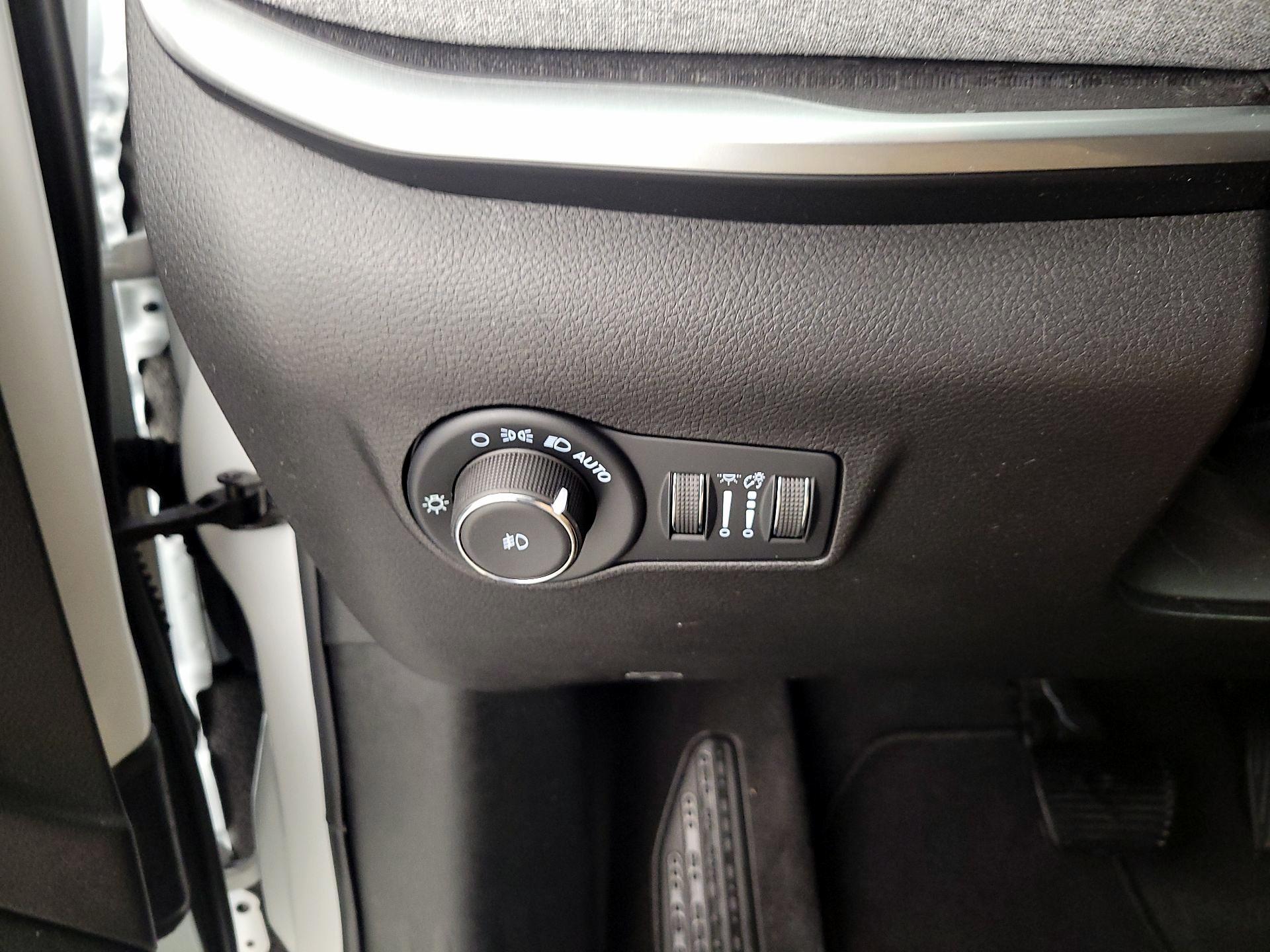 Thumbnail: 2022 Jeep Compass - 13