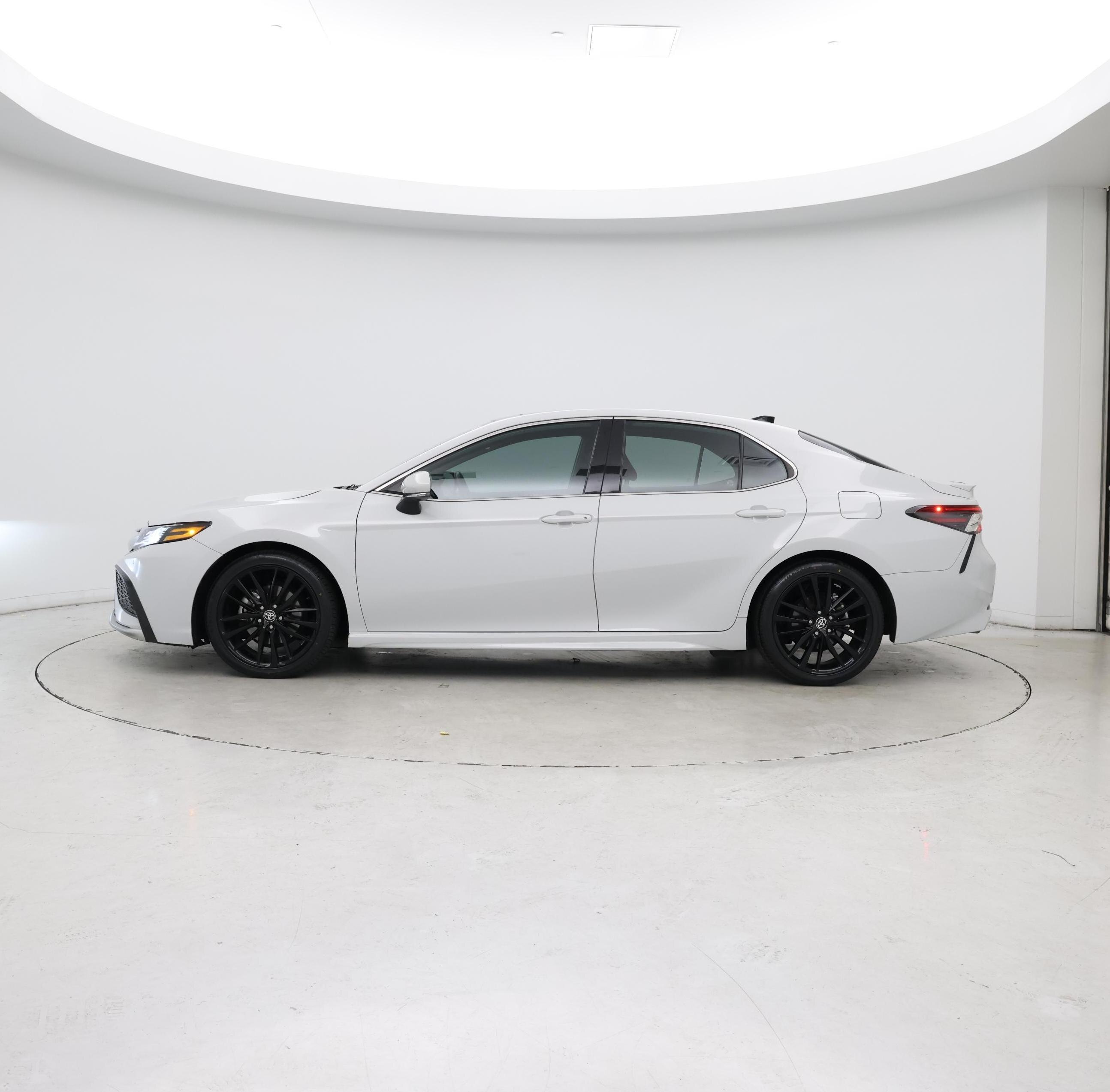 Thumbnail: 2023 Toyota Camry - 3