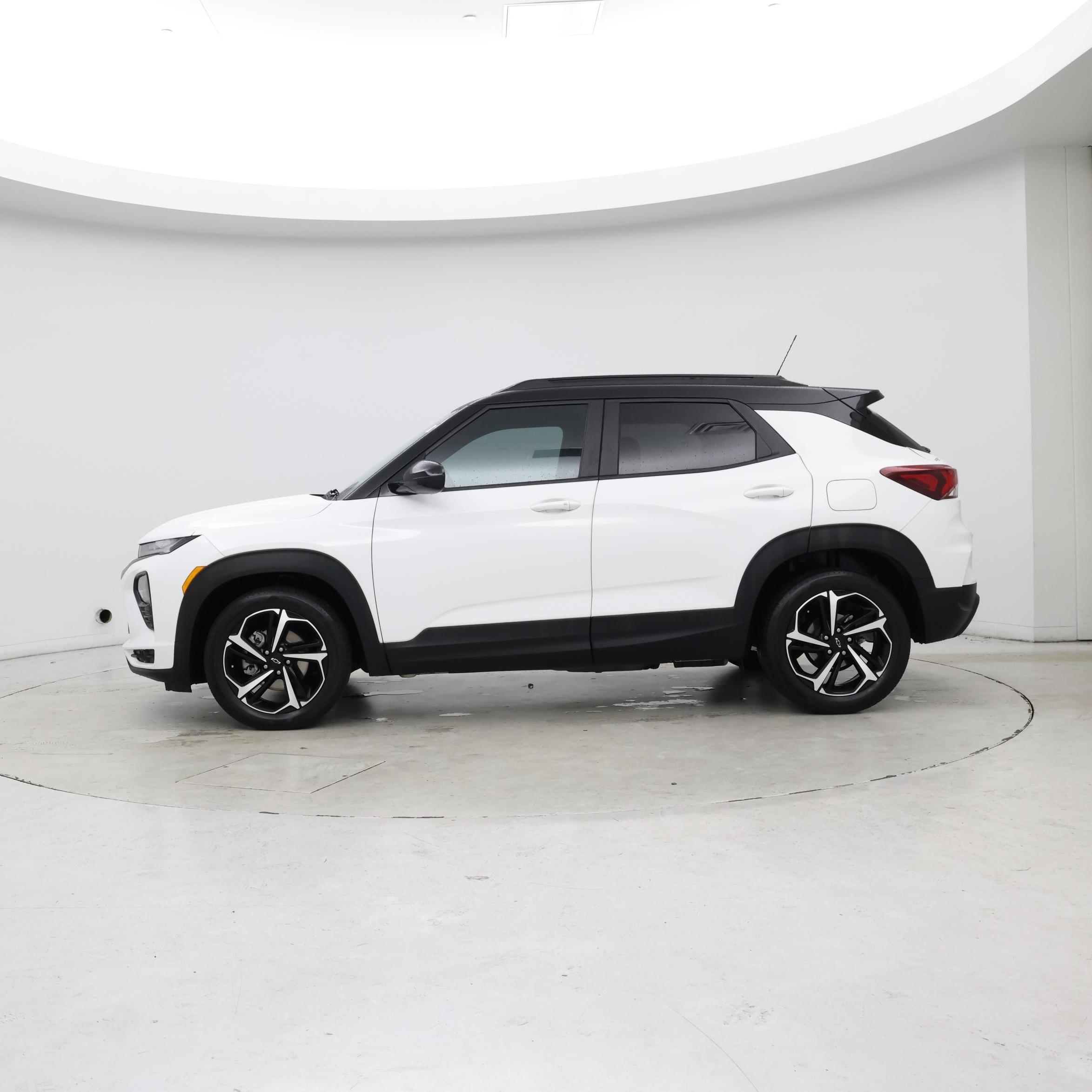 Thumbnail: 2022 Chevrolet TrailBlazer - 3