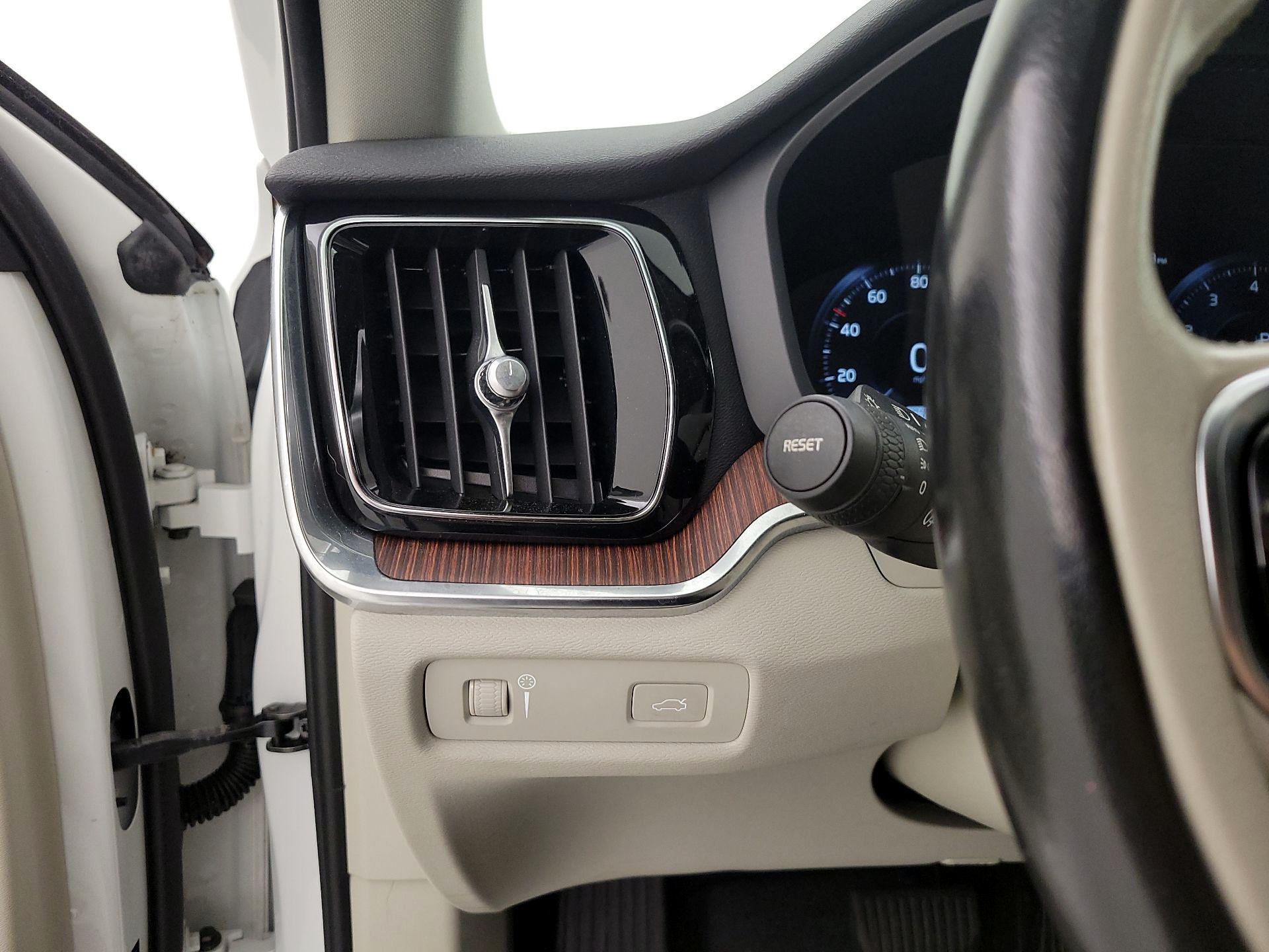 Thumbnail: 2021 Volvo S60 - 13