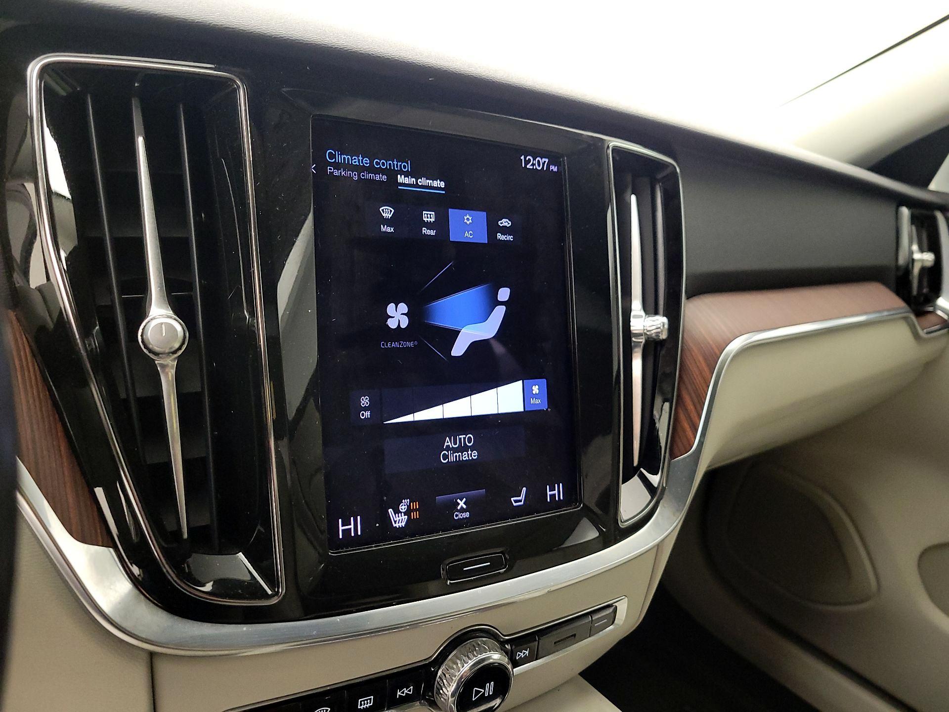 Thumbnail: 2021 Volvo S60 - 17