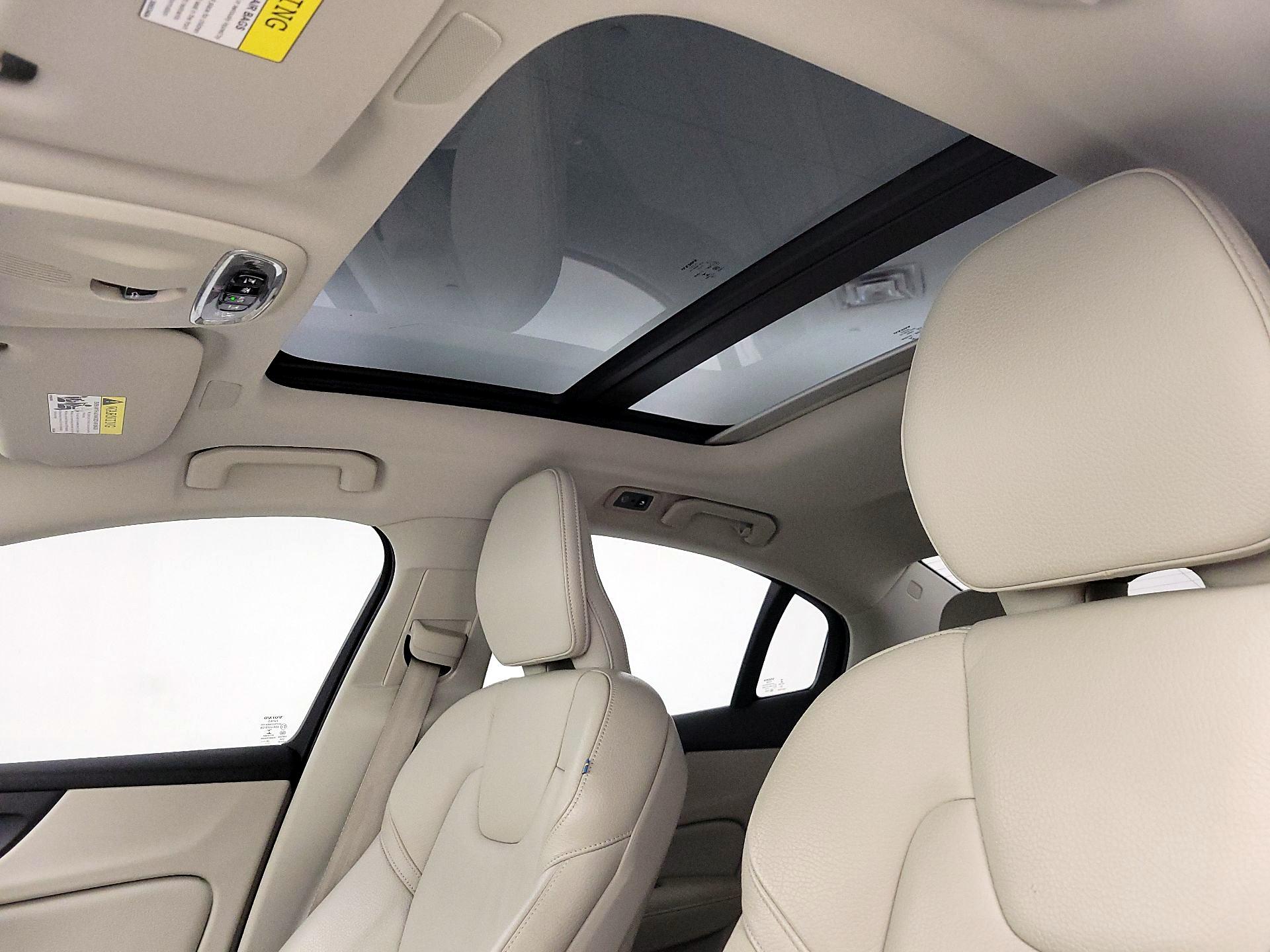 Thumbnail: 2021 Volvo S60 - 20