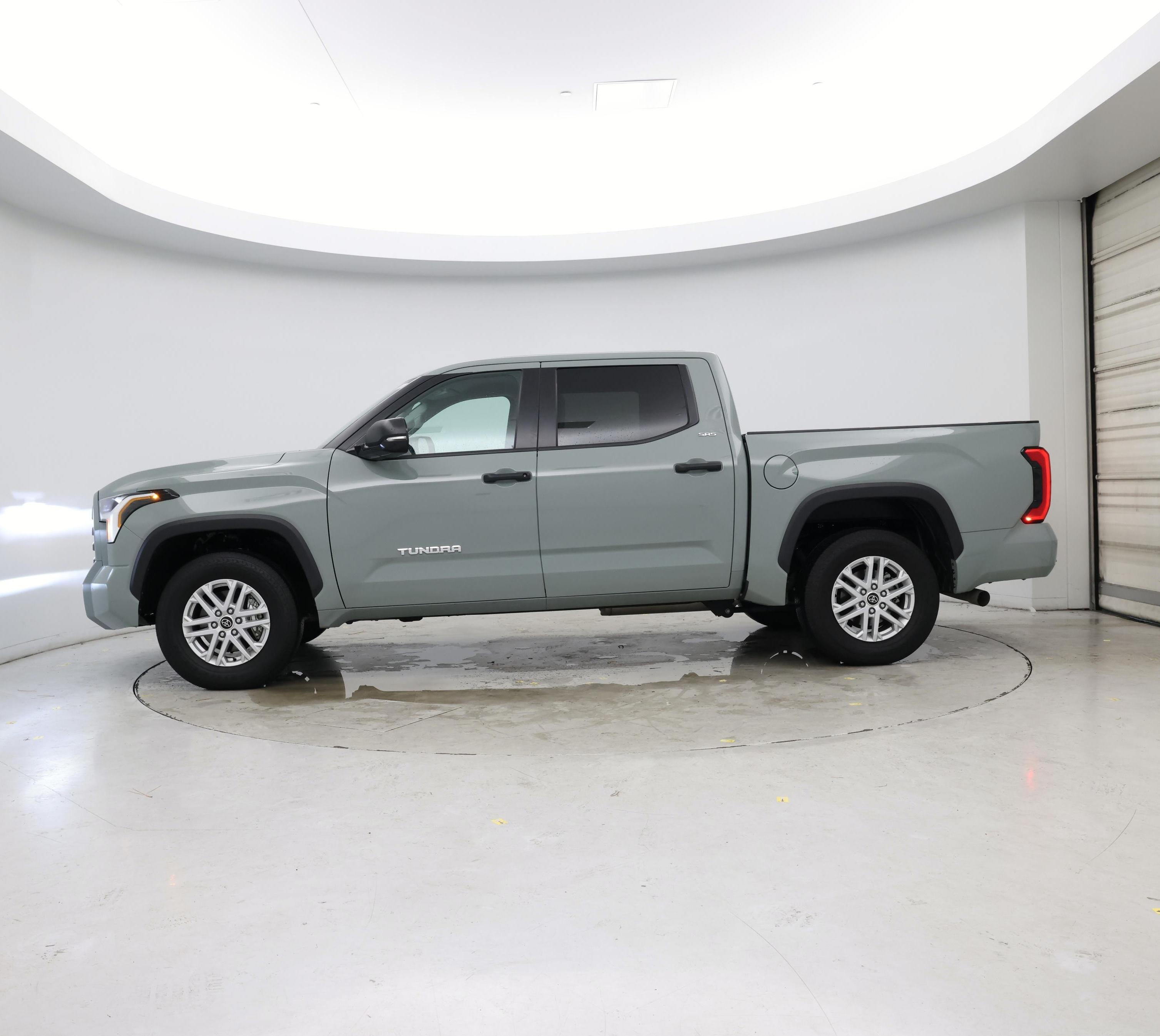 Thumbnail: 2024 Toyota Tundra - 3