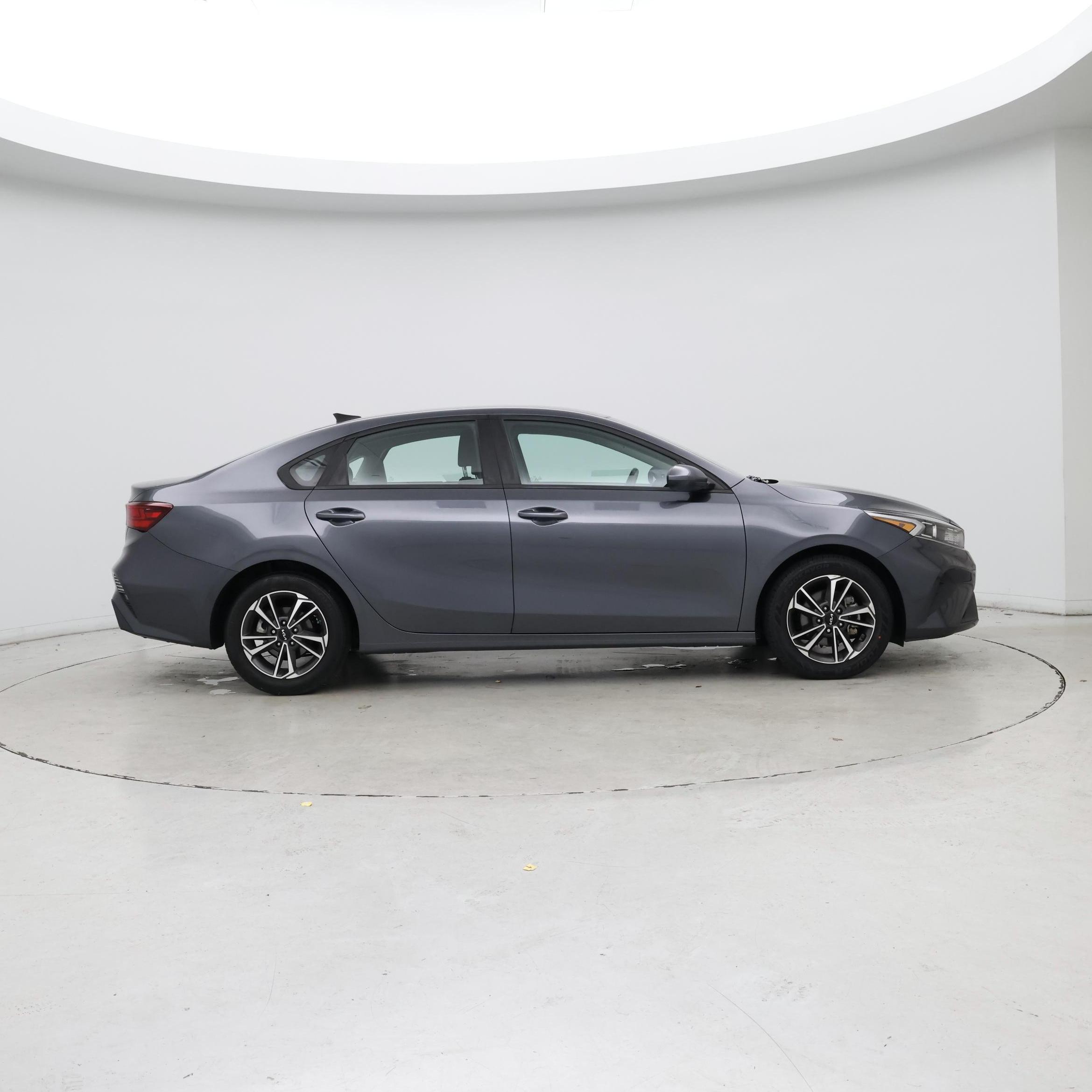 Thumbnail: 2023 Kia Forte - 7