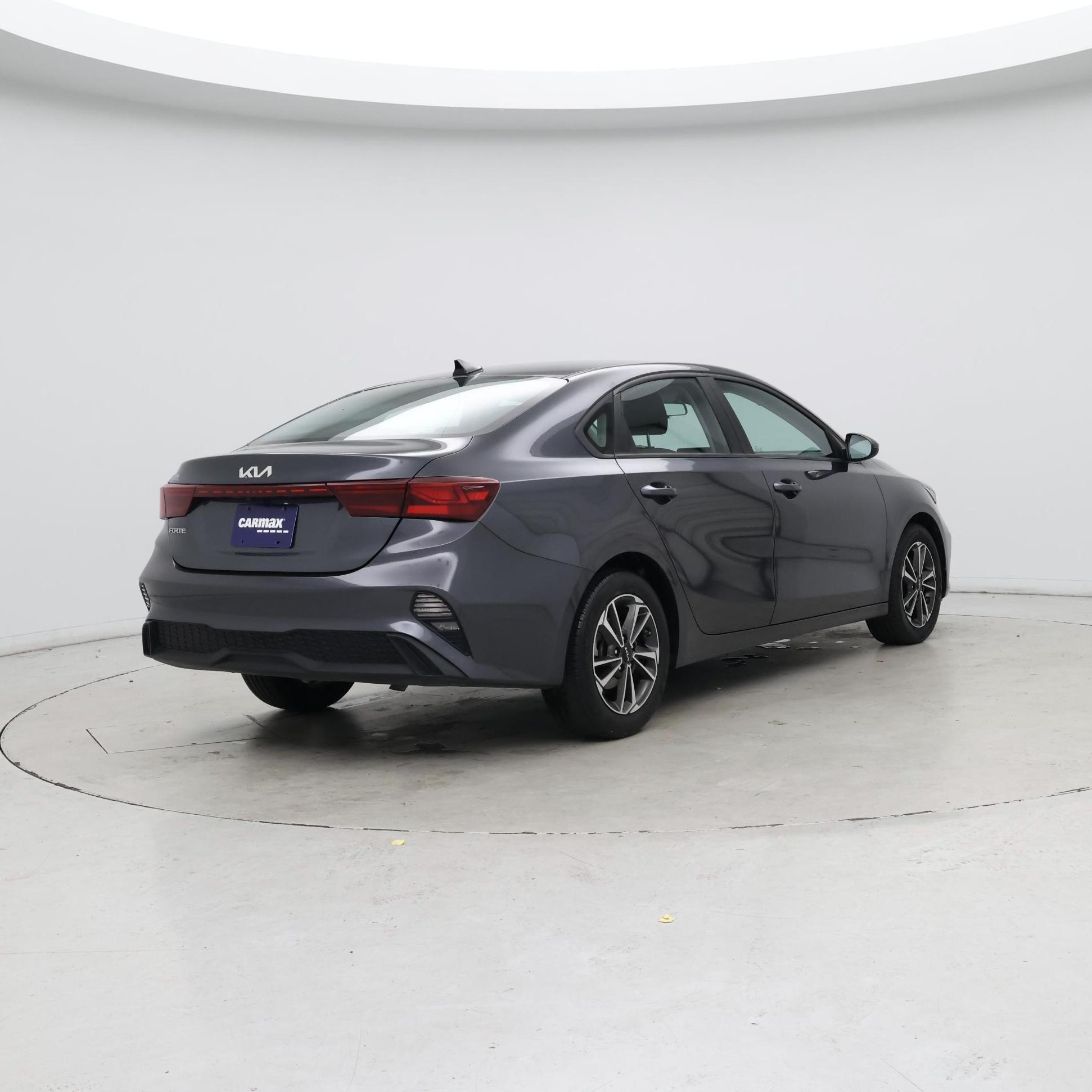 Thumbnail: 2023 Kia Forte - 8