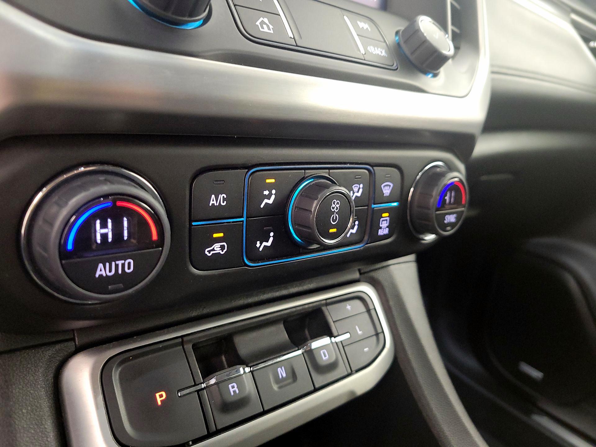 Thumbnail: 2023 GMC Acadia - 16