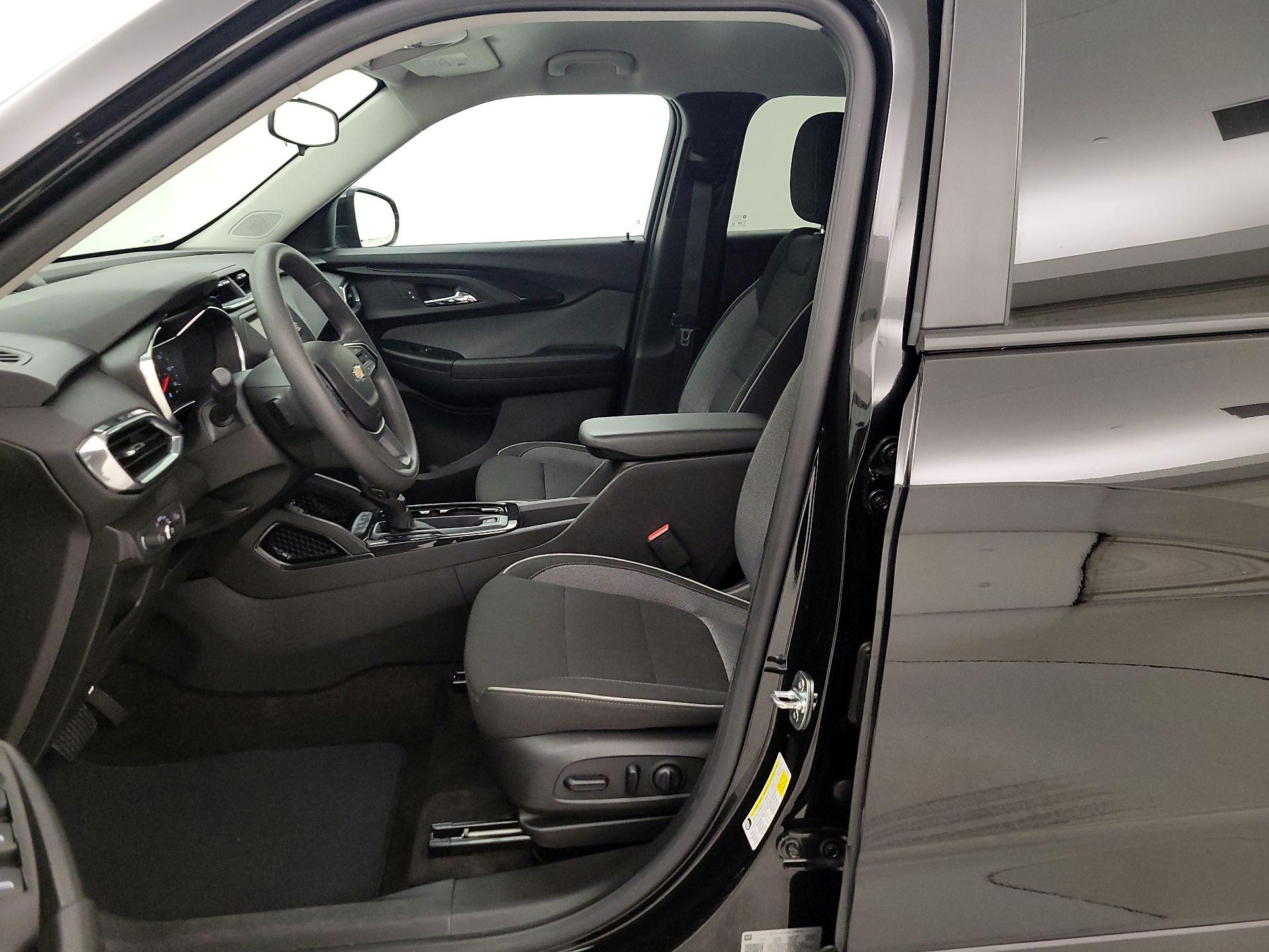 Thumbnail: 2023 Chevrolet TrailBlazer - 11