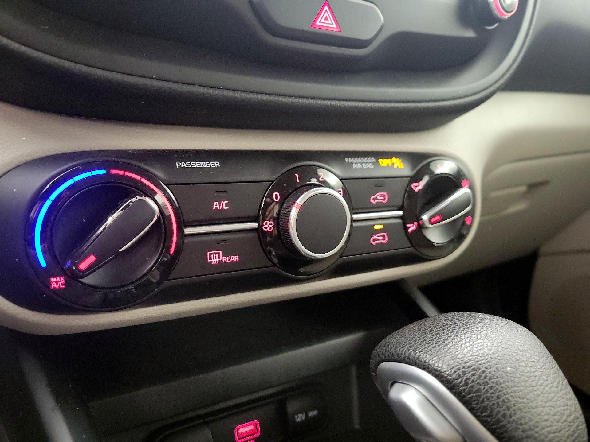 Thumbnail: 2020 Kia Soul - 16