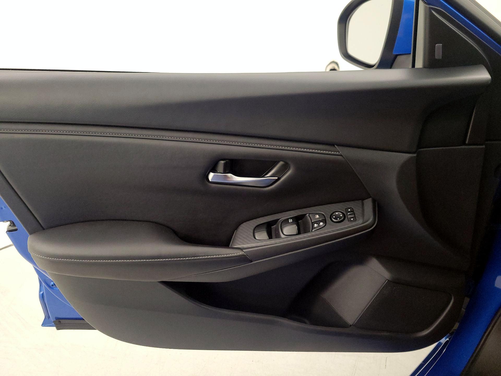 Thumbnail: 2023 Nissan Sentra - 12