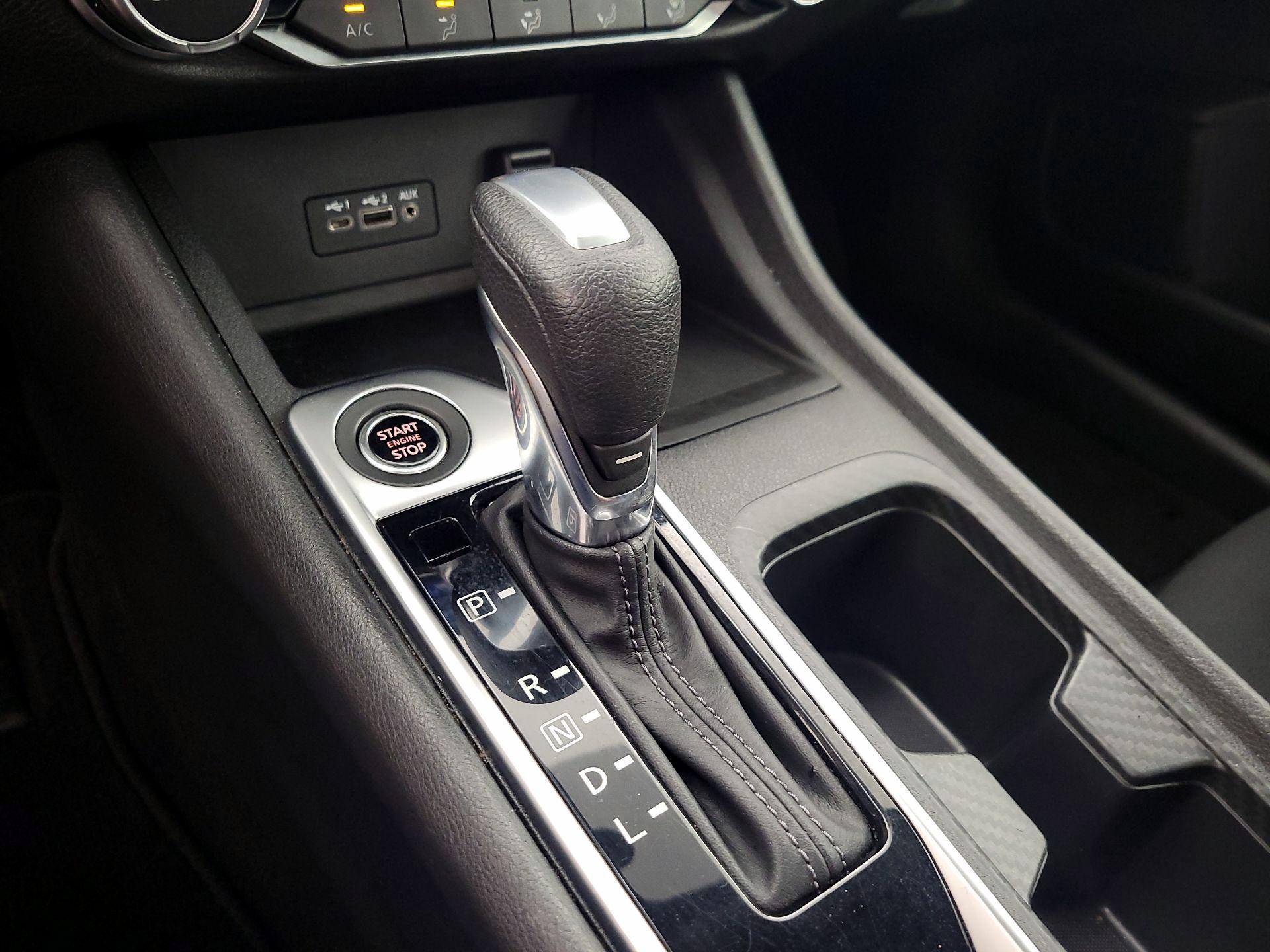 Thumbnail: 2023 Nissan Sentra - 17