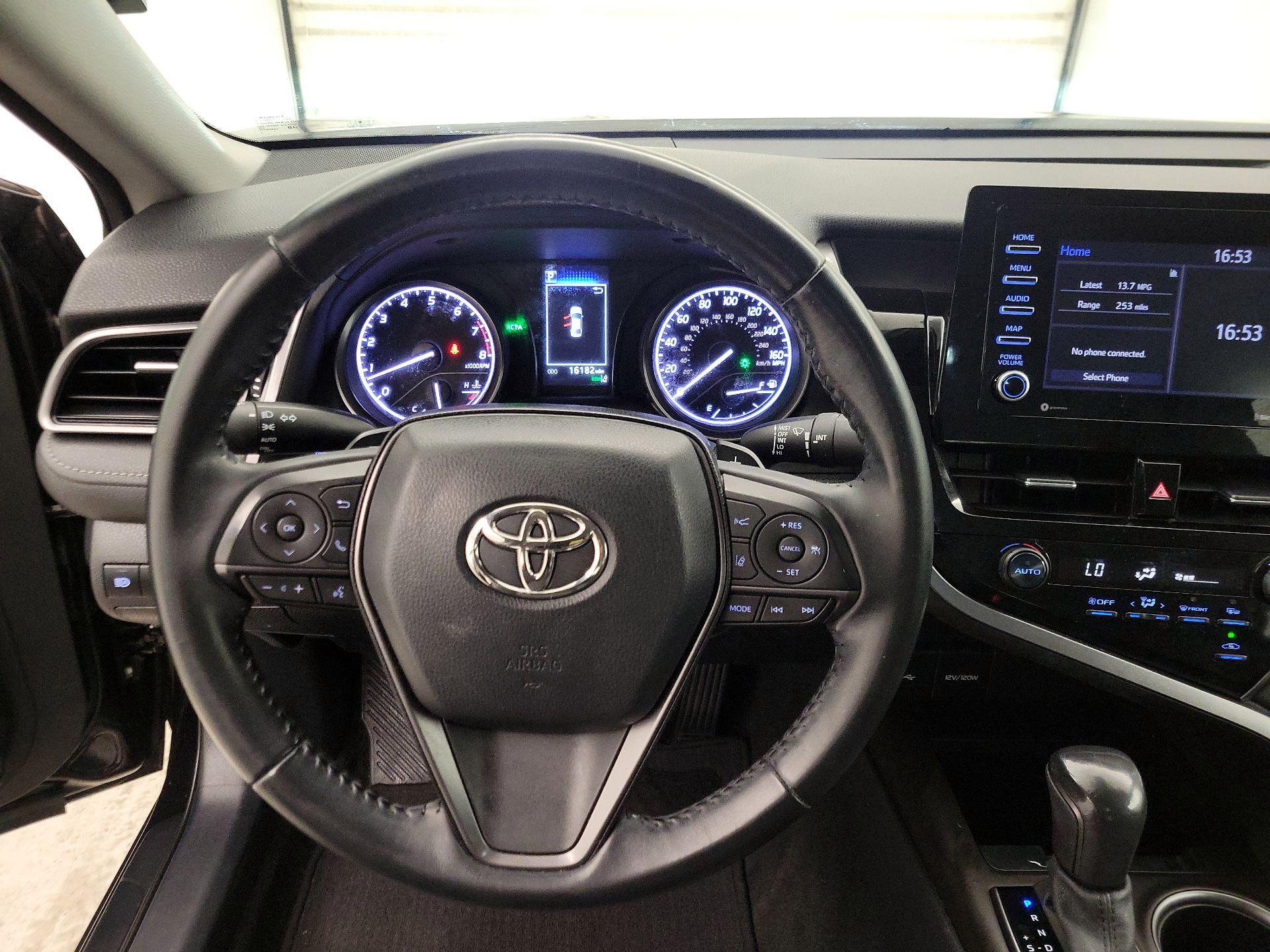 Thumbnail: 2021 Toyota Camry - 10