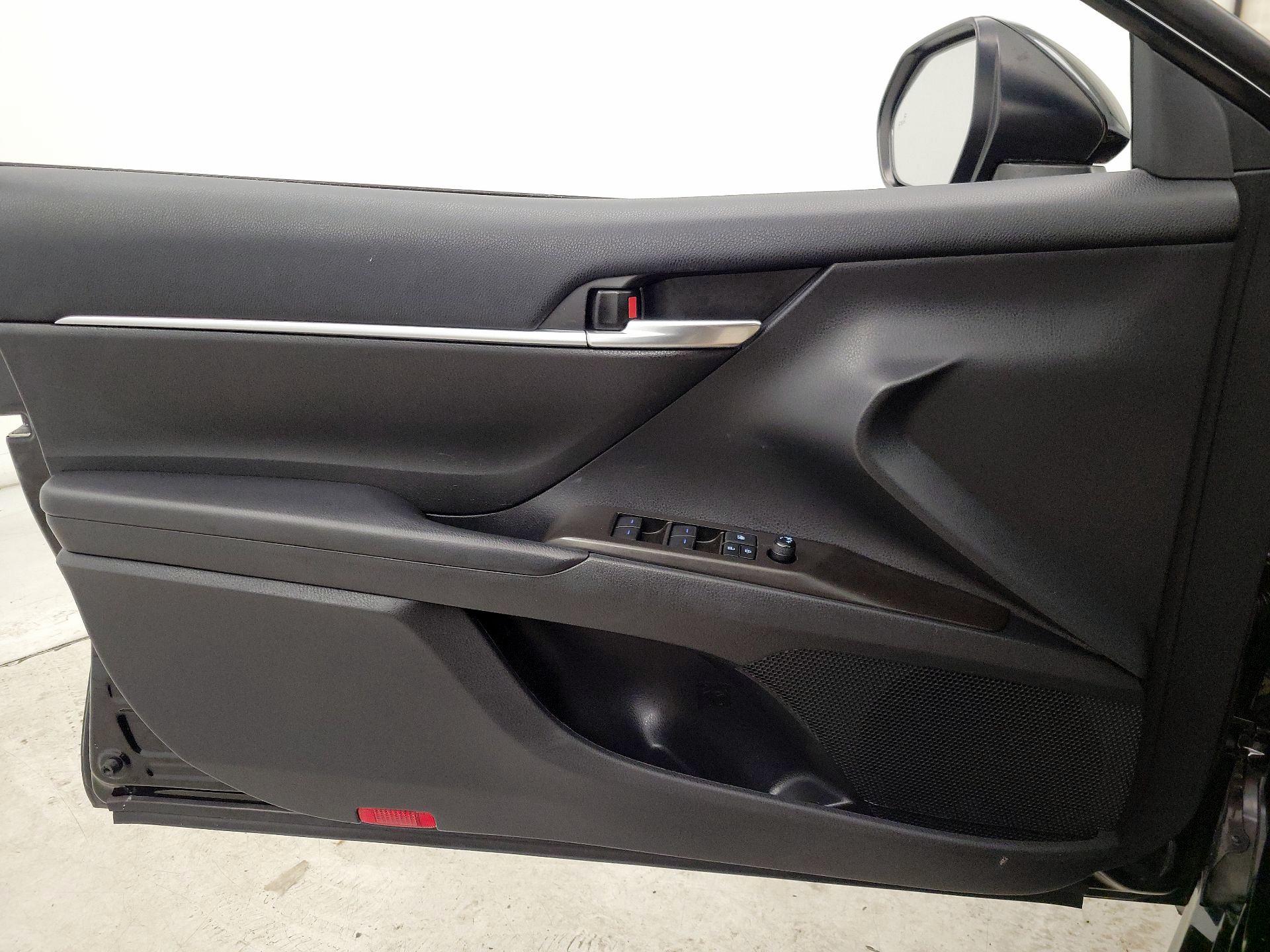 Thumbnail: 2021 Toyota Camry - 12