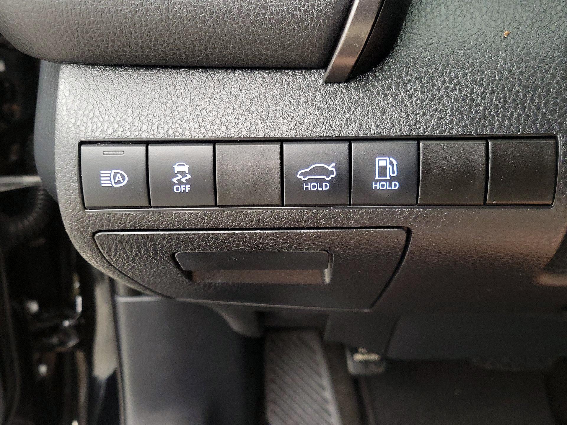 Thumbnail: 2021 Toyota Camry - 13