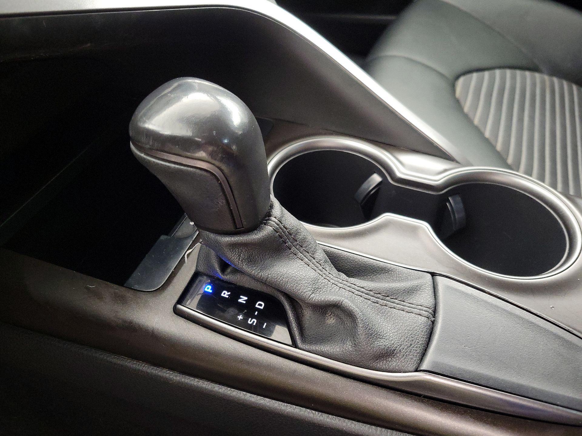 Thumbnail: 2021 Toyota Camry - 17