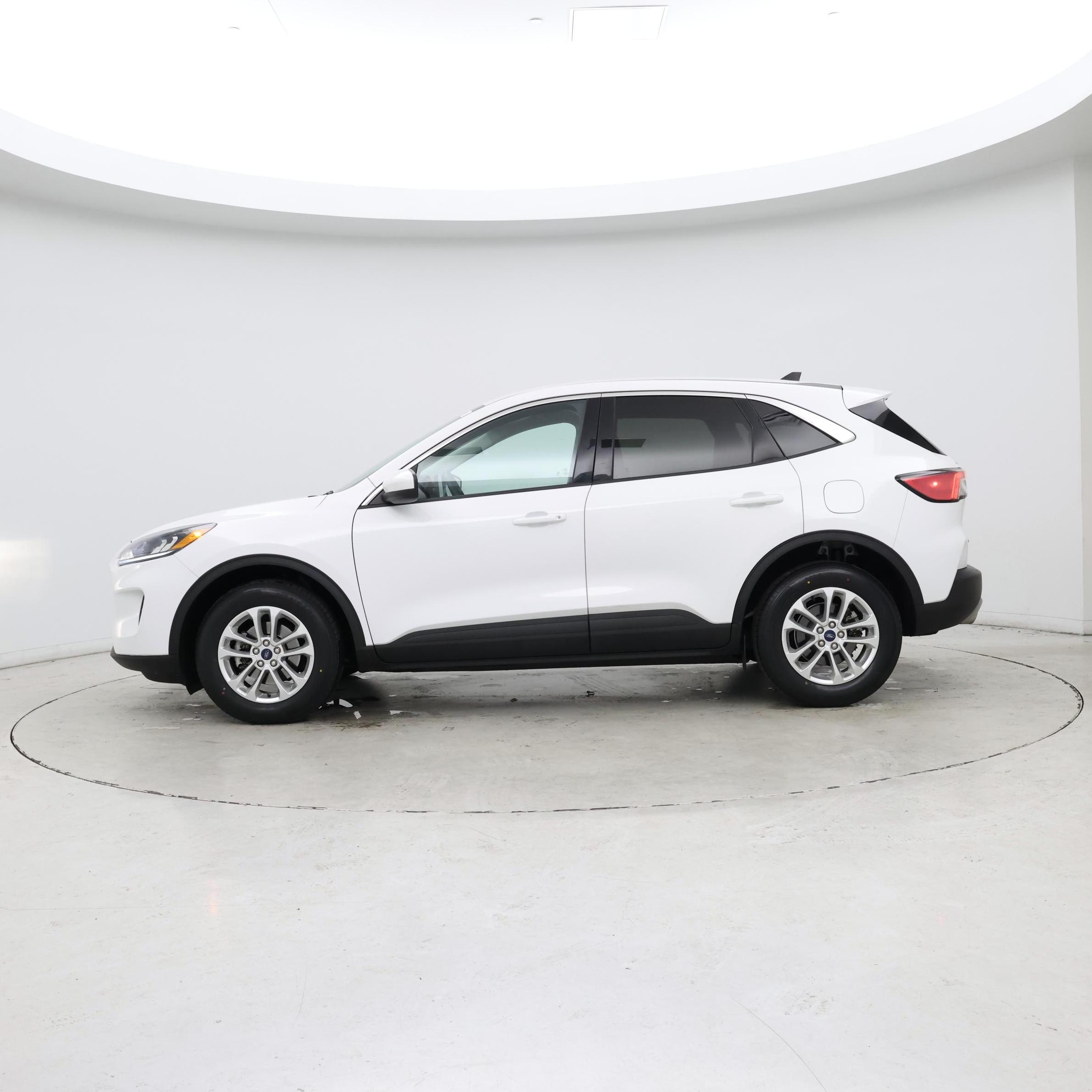 Thumbnail: 2021 Ford Escape - 3