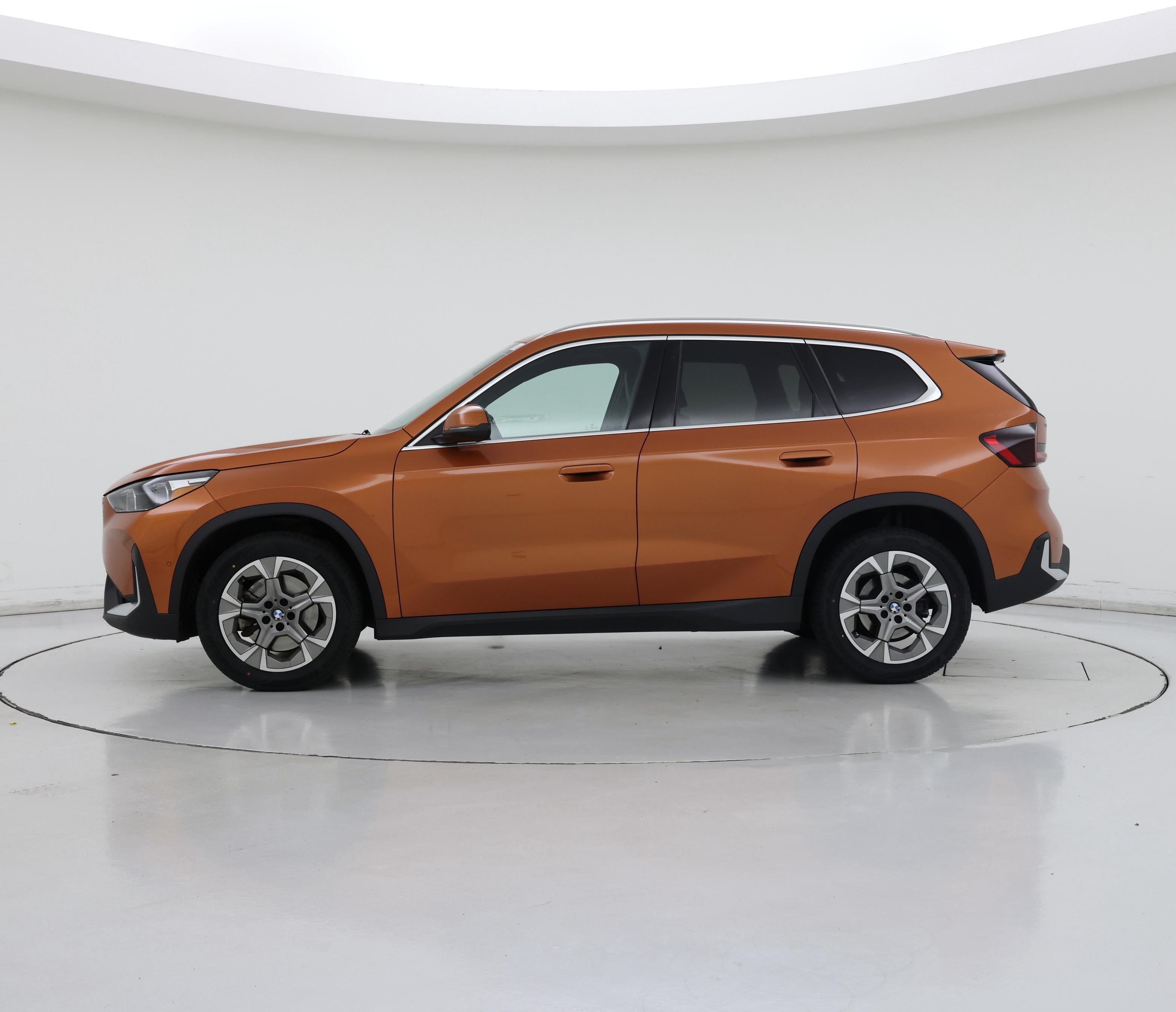 Thumbnail: 2023 BMW X1 - 3