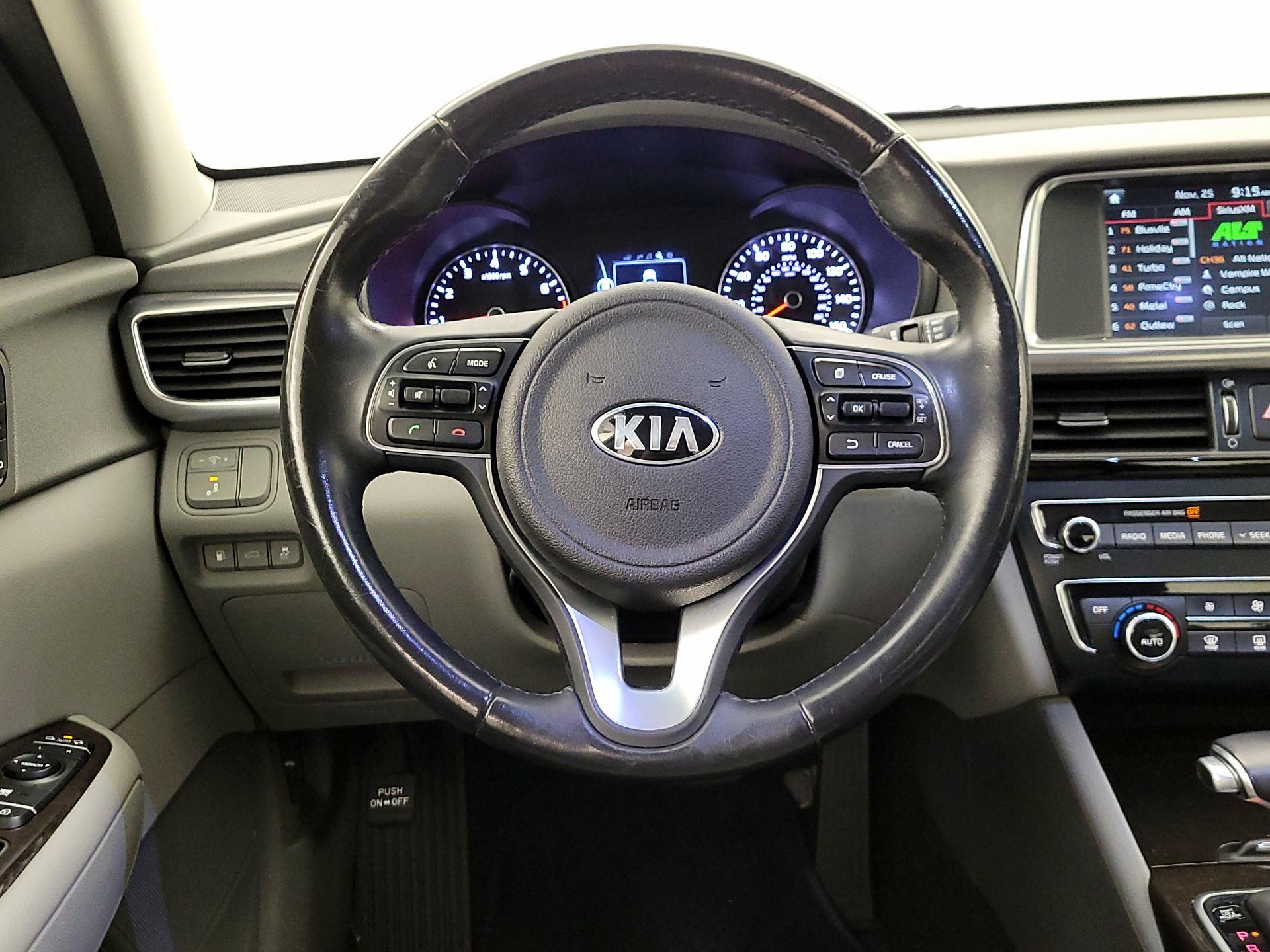 Thumbnail: 2016 Kia Optima - 10