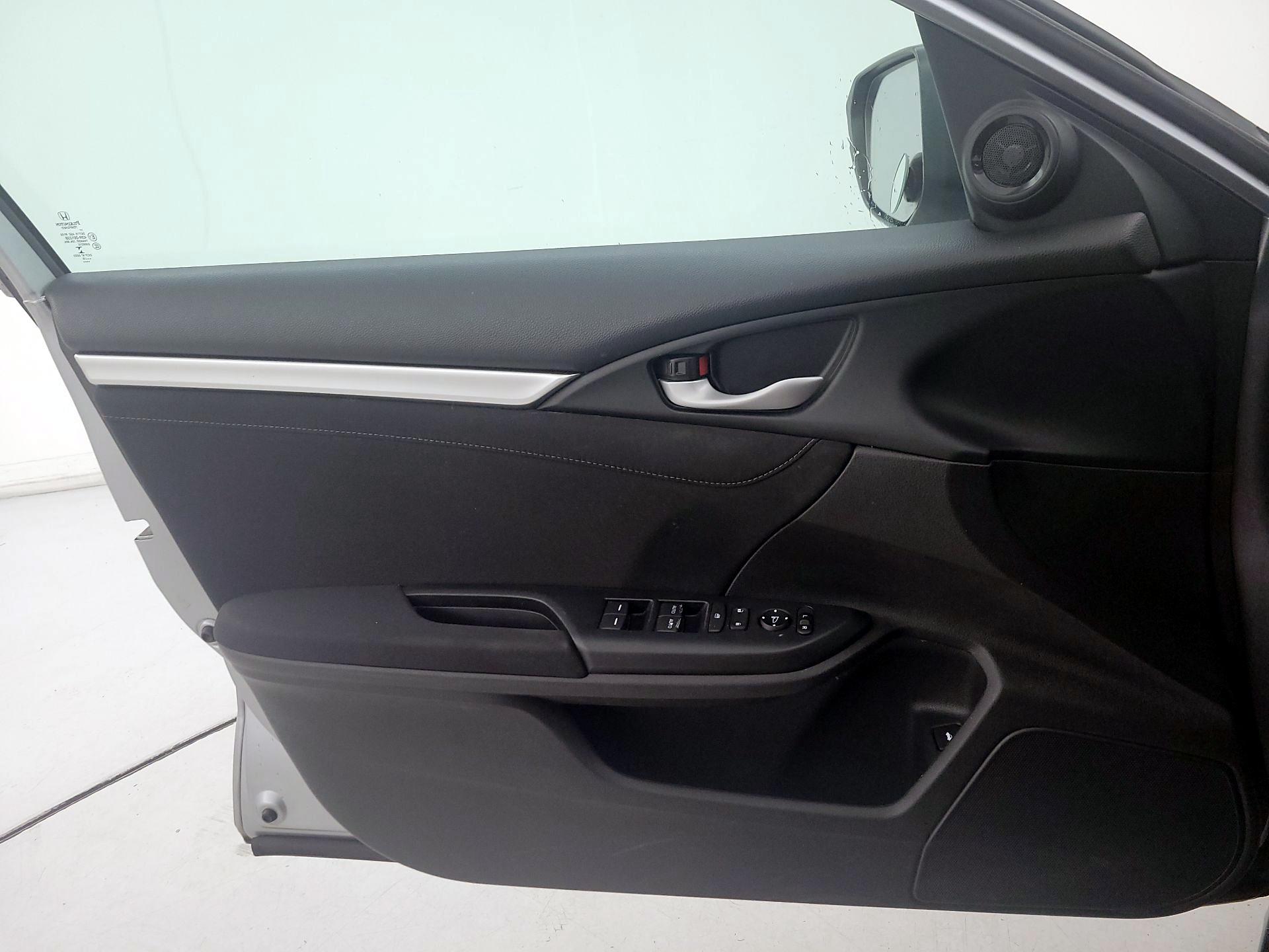 Thumbnail: 2016 Honda Civic - 12