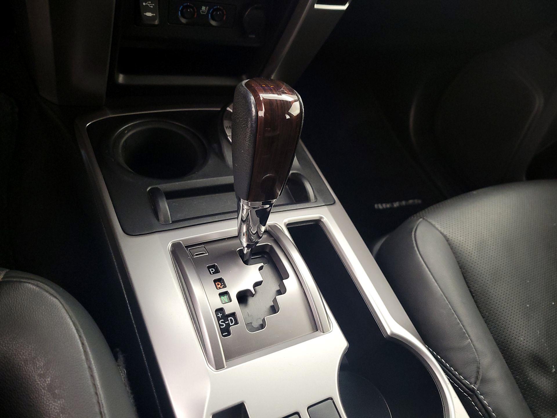 Thumbnail: 2015 Toyota 4Runner - 17