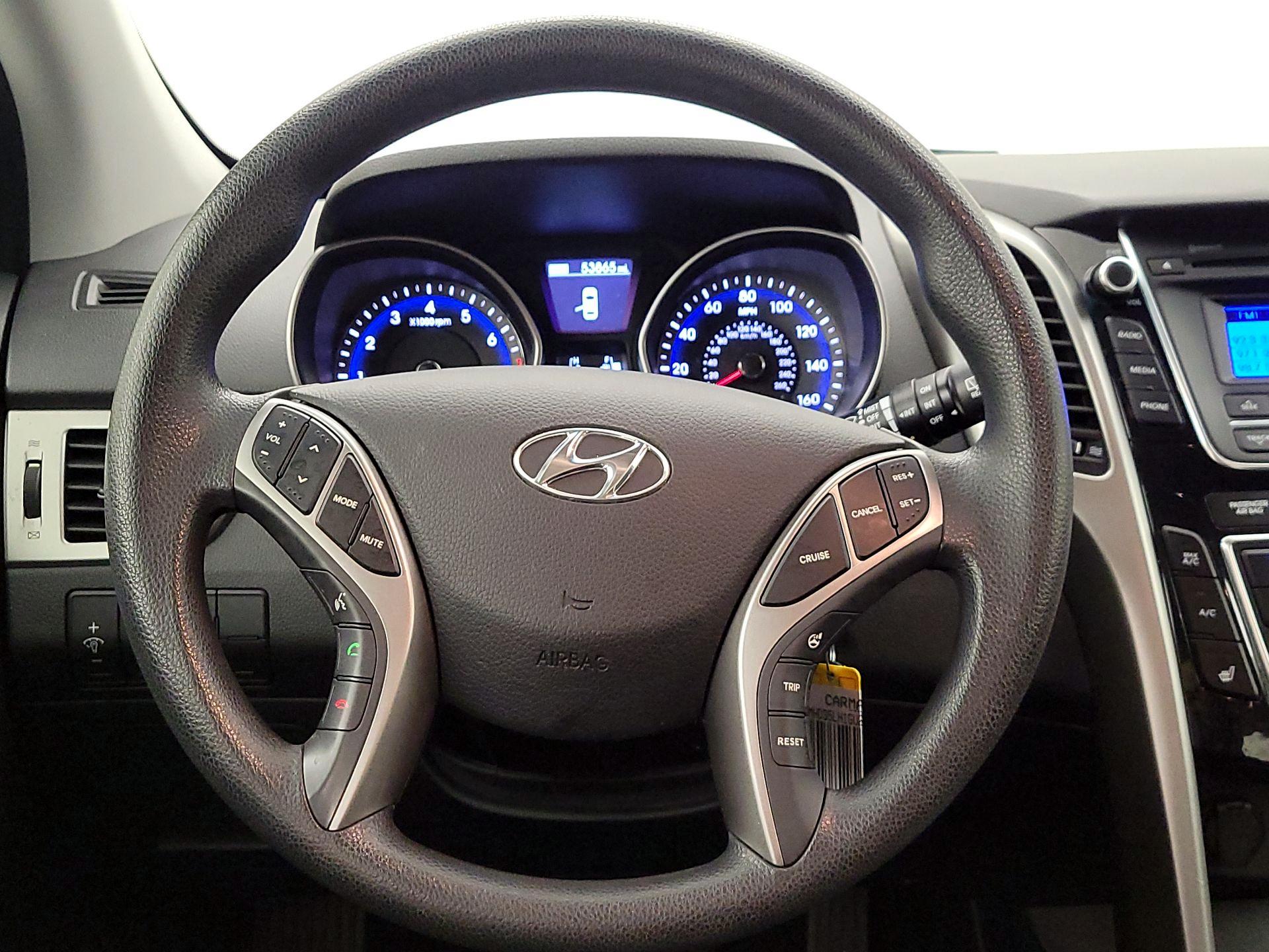 Thumbnail: 2016 Hyundai Elantra - 10
