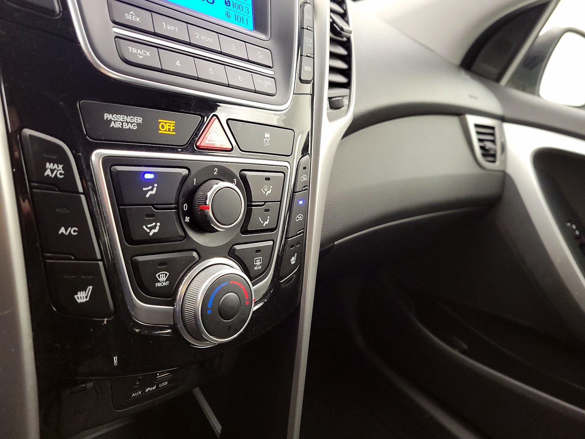 Thumbnail: 2016 Hyundai Elantra - 14