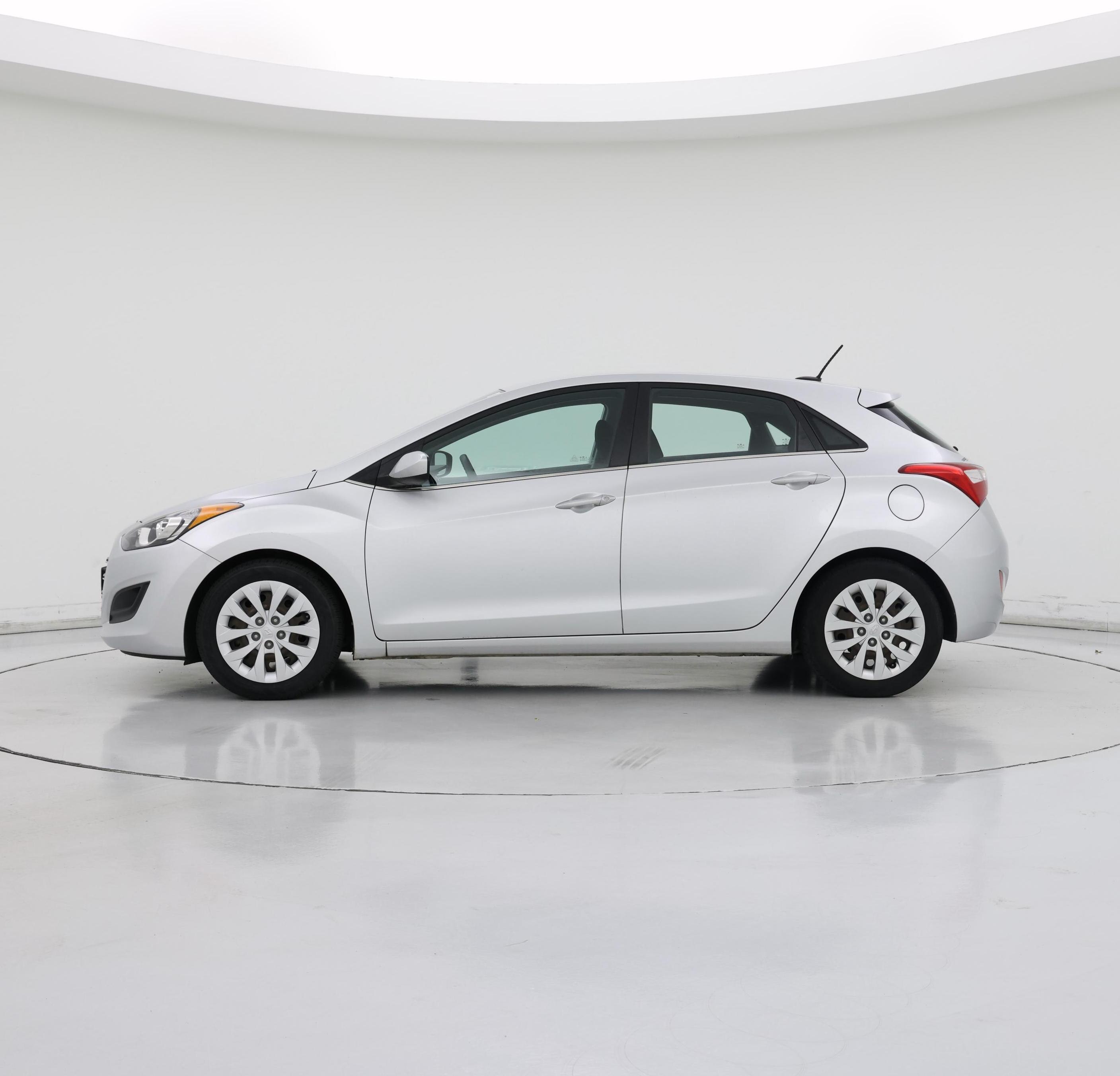 Thumbnail: 2016 Hyundai Elantra - 3