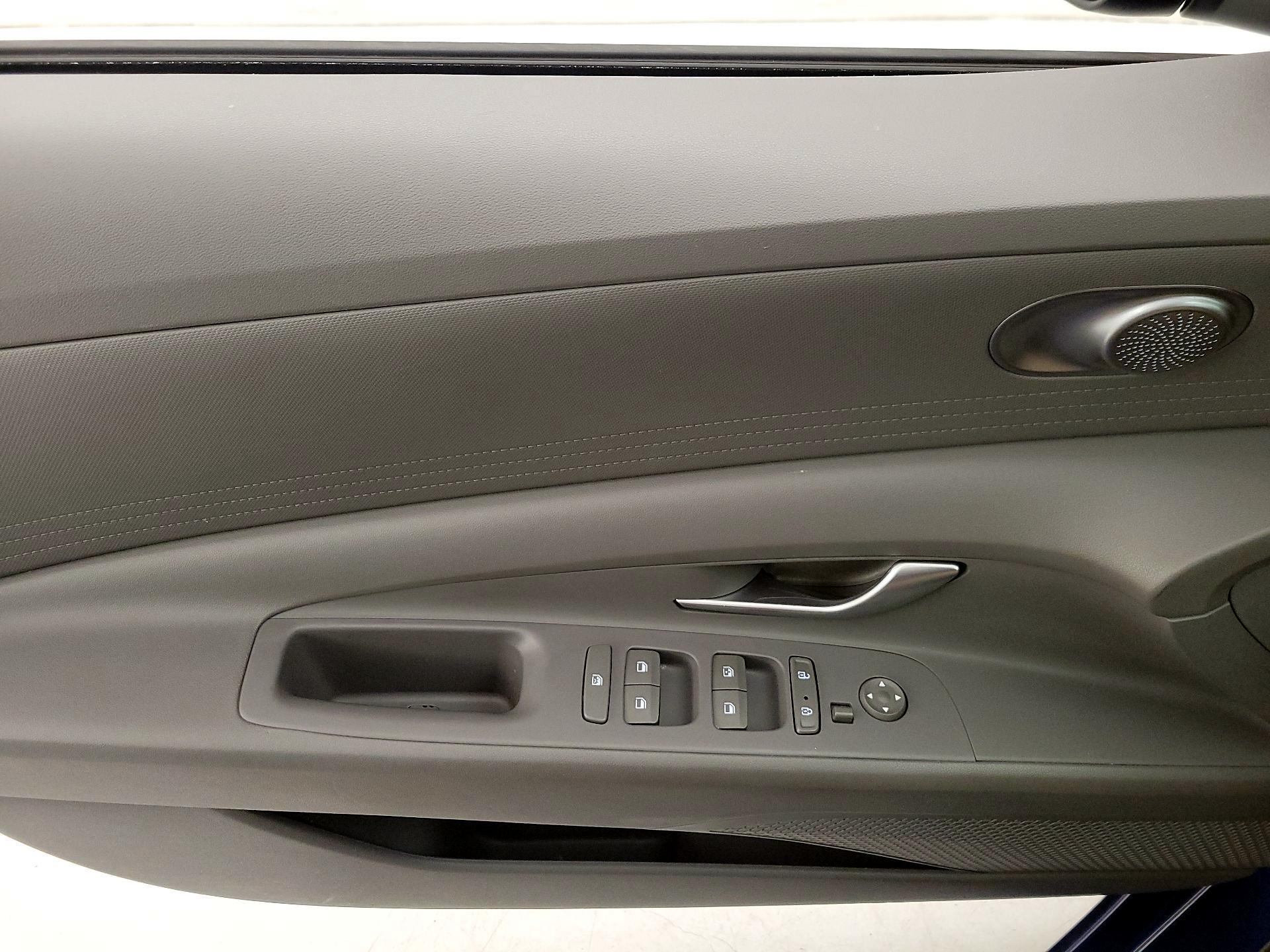 Thumbnail: 2021 Hyundai Elantra - 12