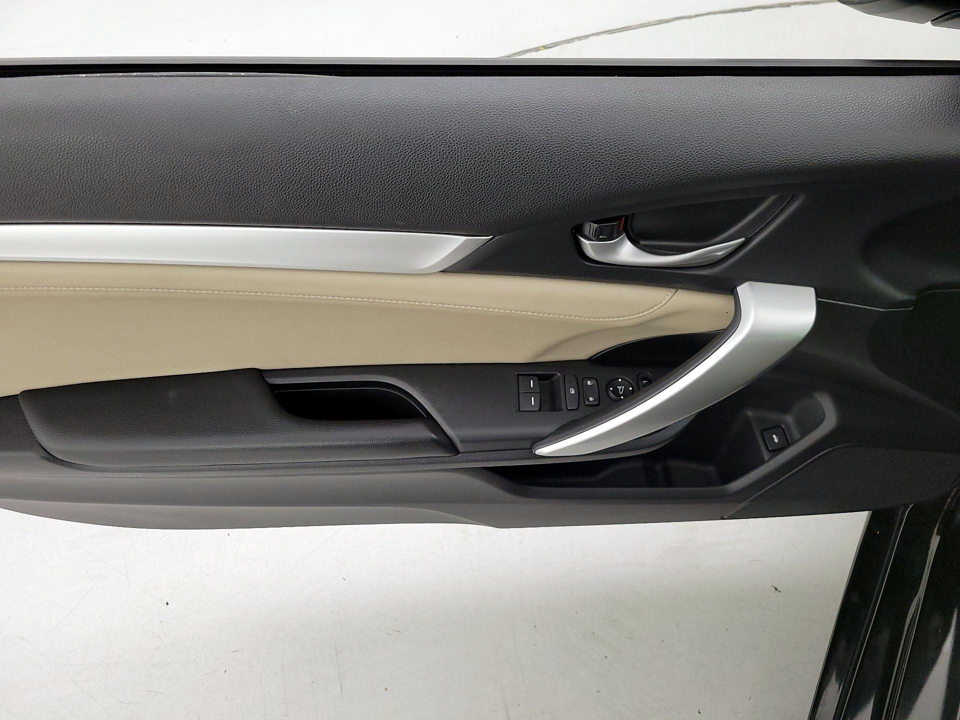 Thumbnail: 2016 Honda Civic - 12