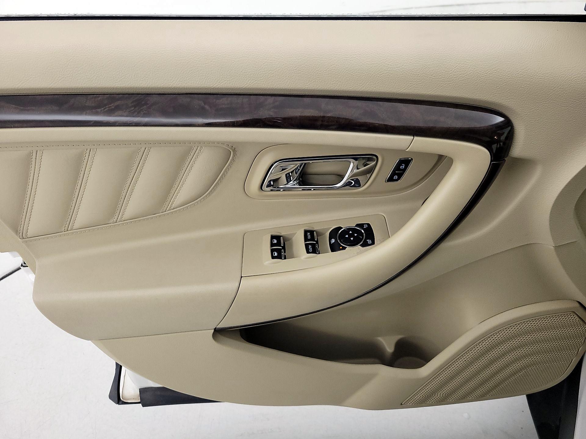 Thumbnail: 2015 Ford Taurus - 12