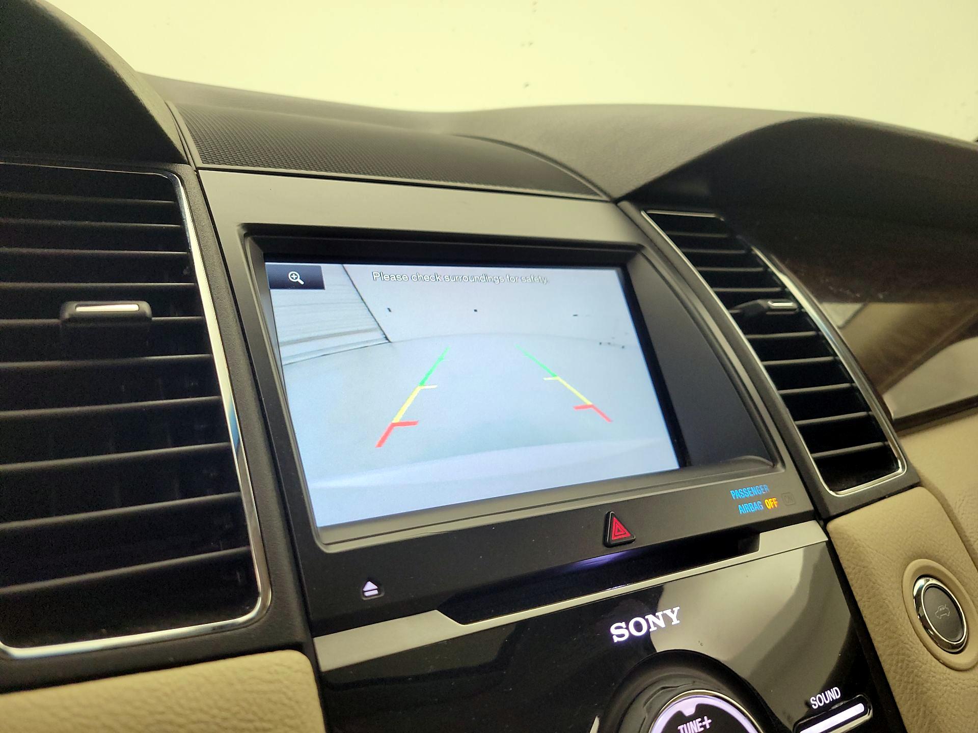 Thumbnail: 2015 Ford Taurus - 15