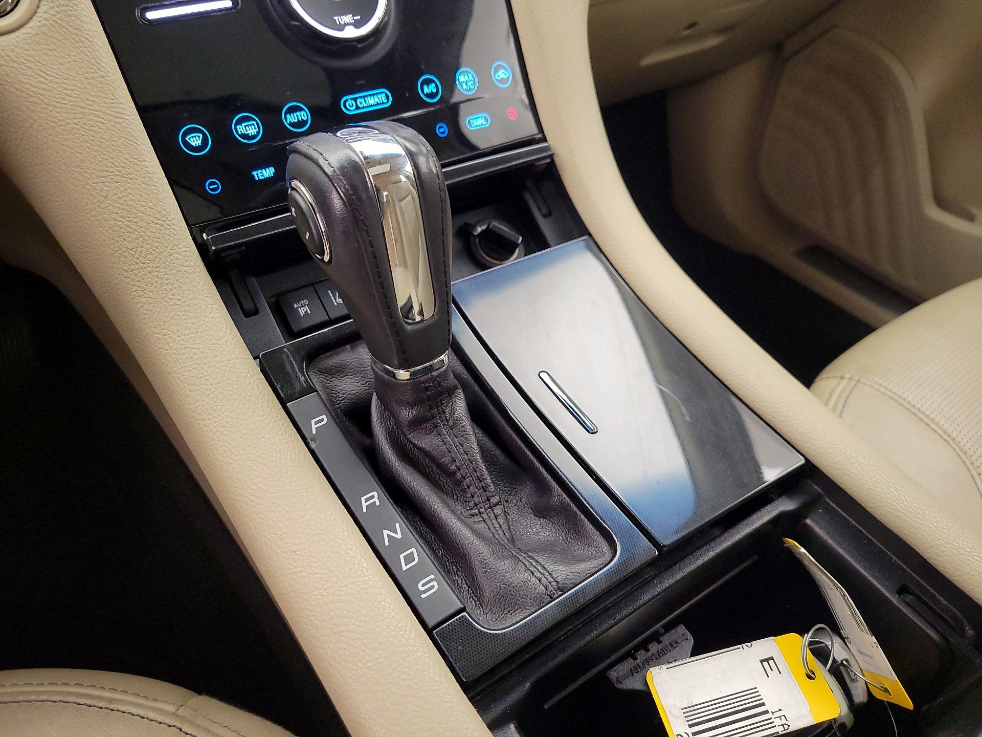 Thumbnail: 2015 Ford Taurus - 18