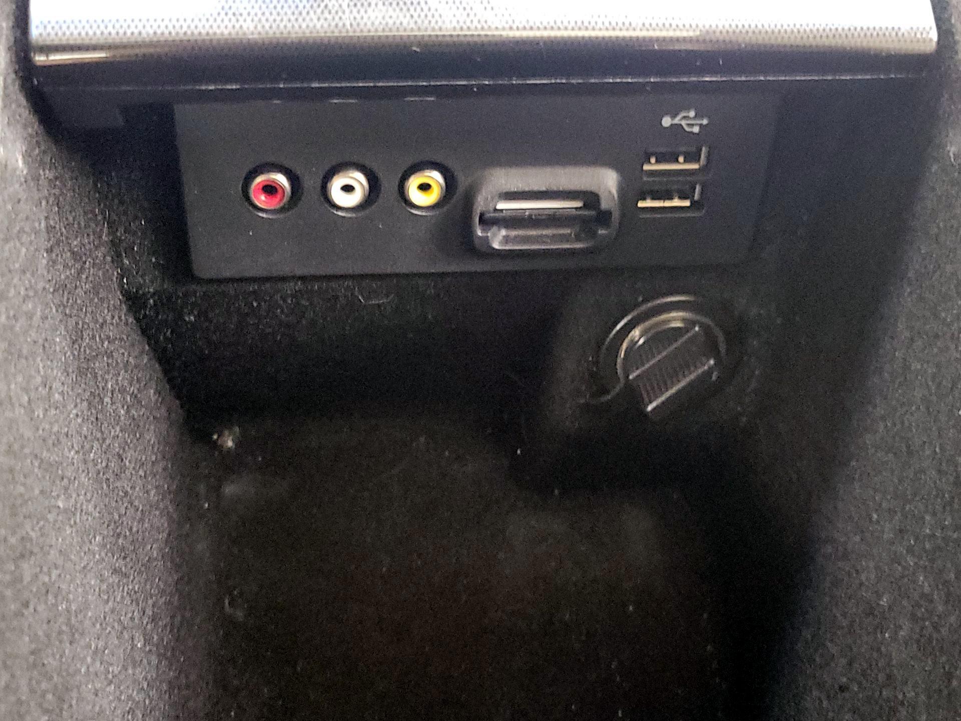 Thumbnail: 2015 Ford Taurus - 19