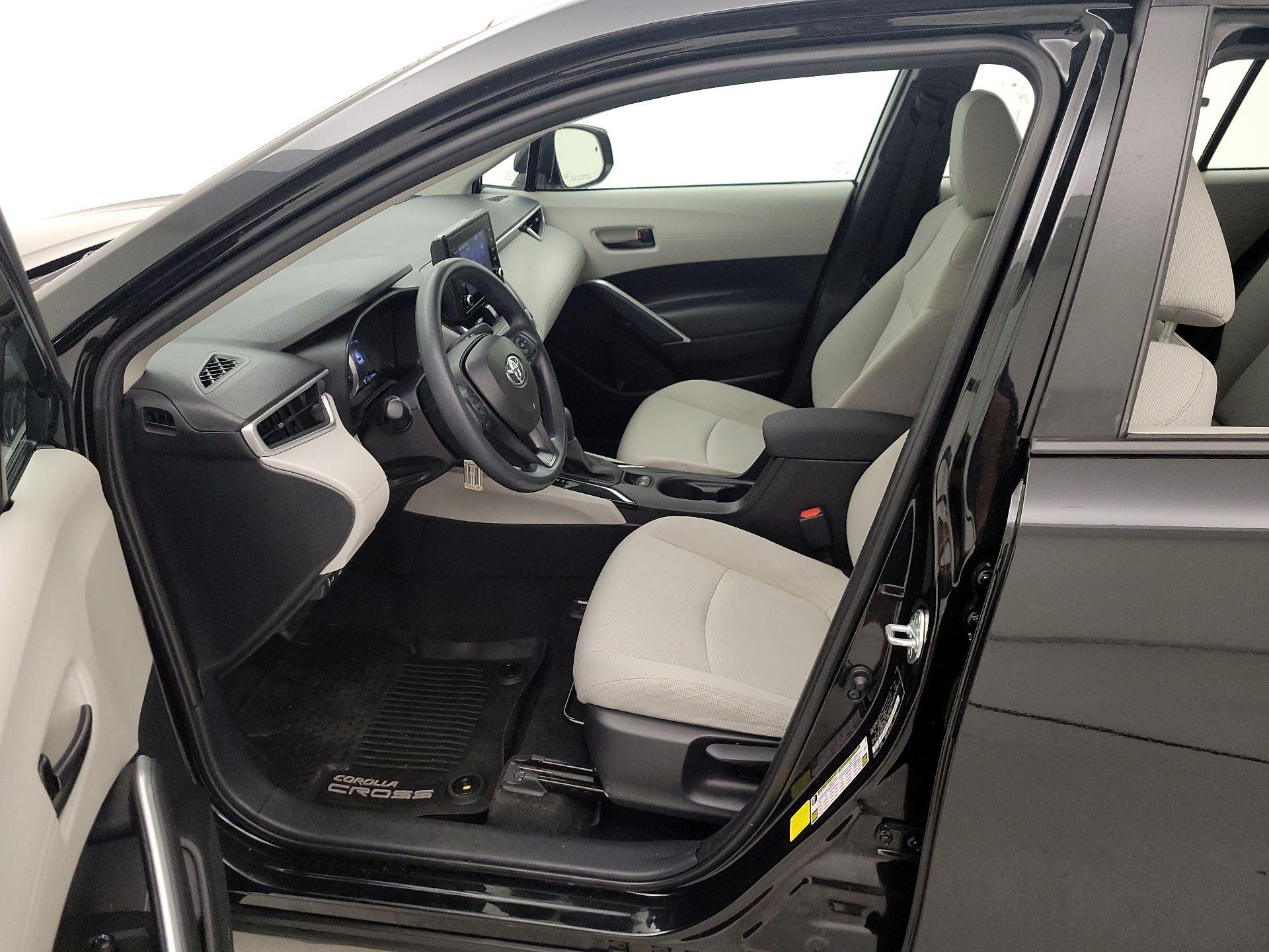 Thumbnail: 2022 Toyota Corolla Cross - 11