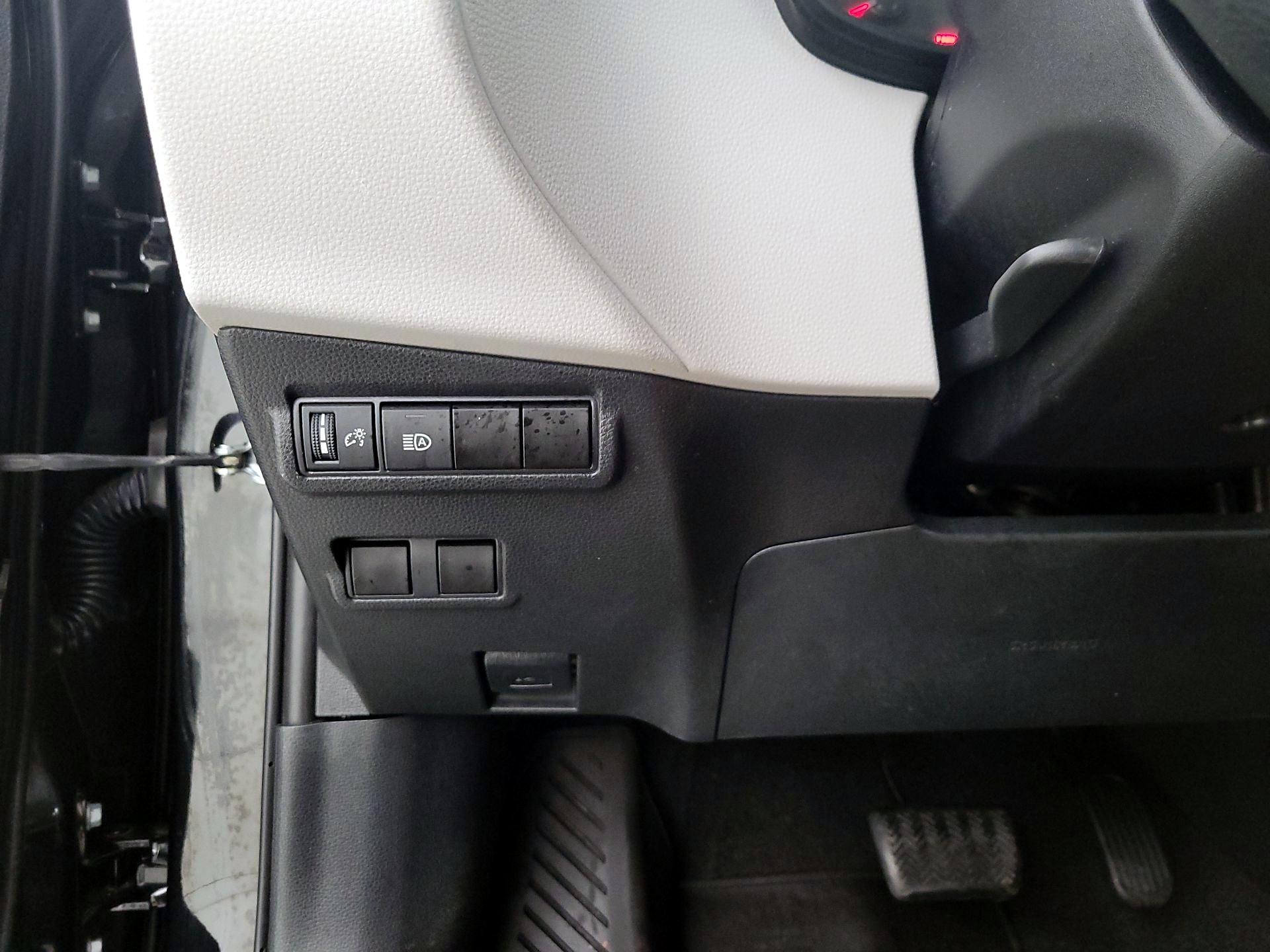 Thumbnail: 2022 Toyota Corolla Cross - 13