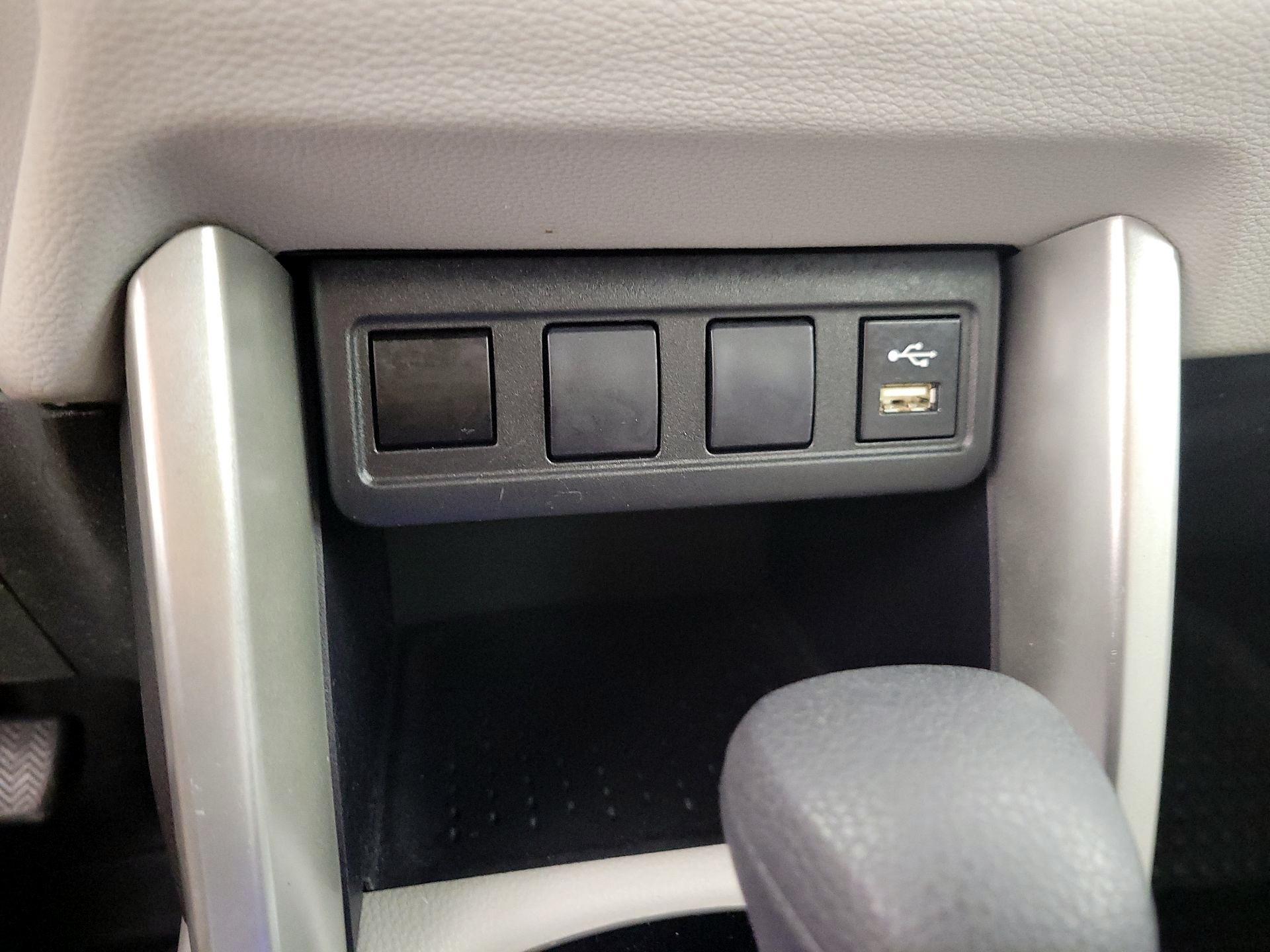 Thumbnail: 2022 Toyota Corolla Cross - 18