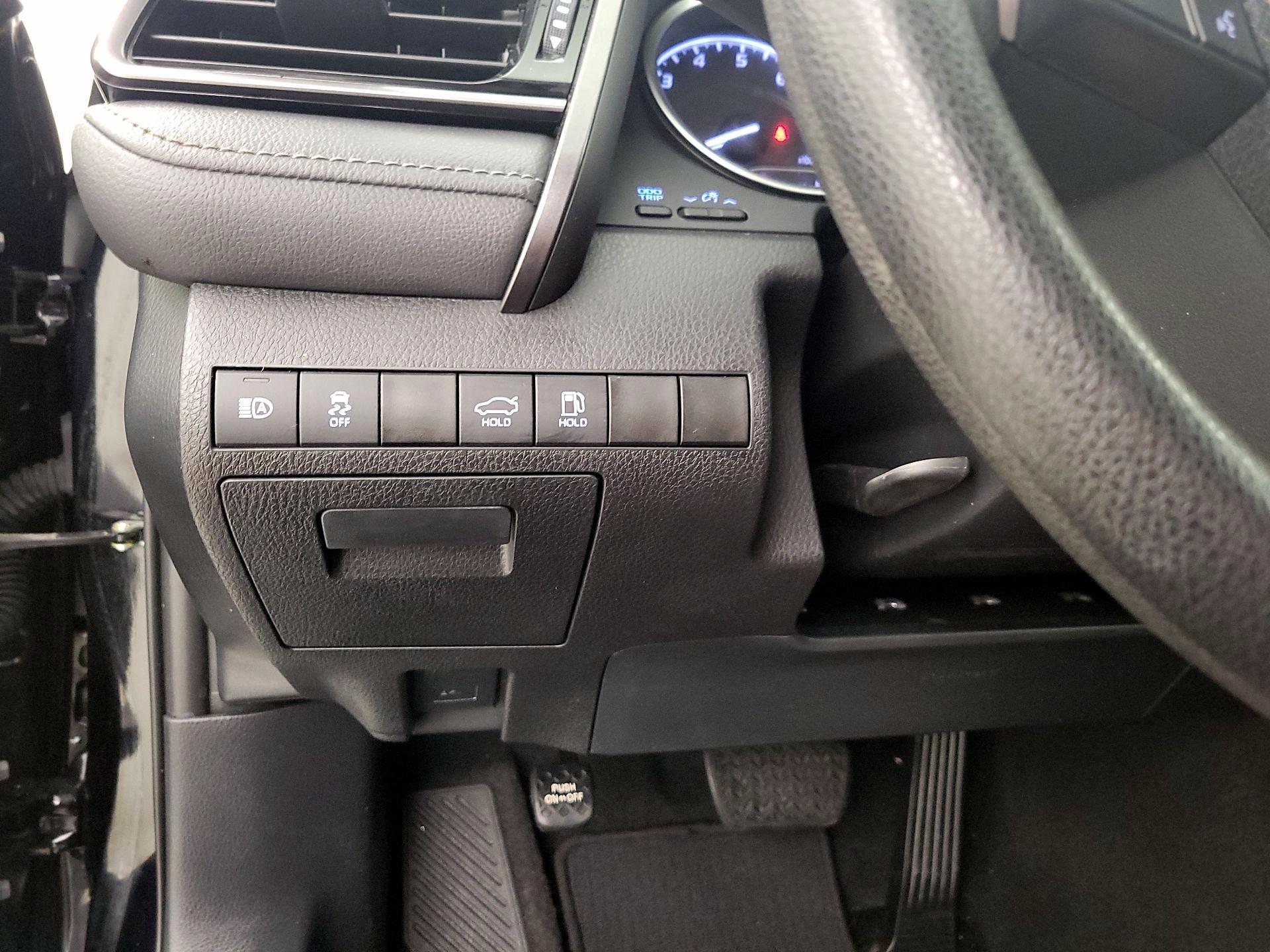 Thumbnail: 2021 Toyota Camry - 13