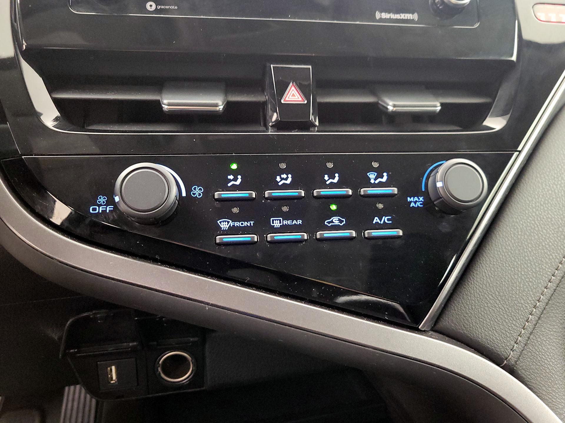 Thumbnail: 2021 Toyota Camry - 16