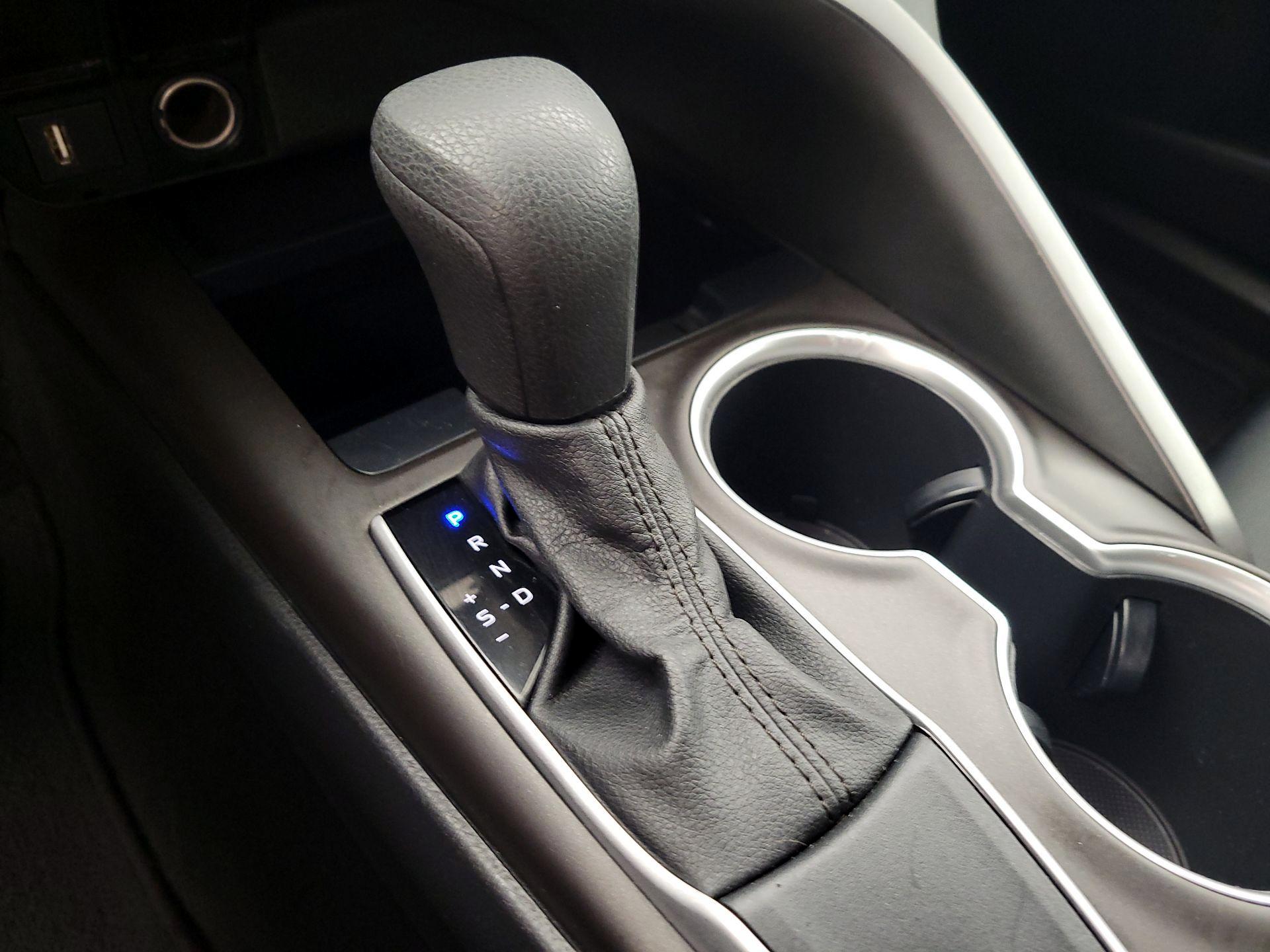 Thumbnail: 2021 Toyota Camry - 17