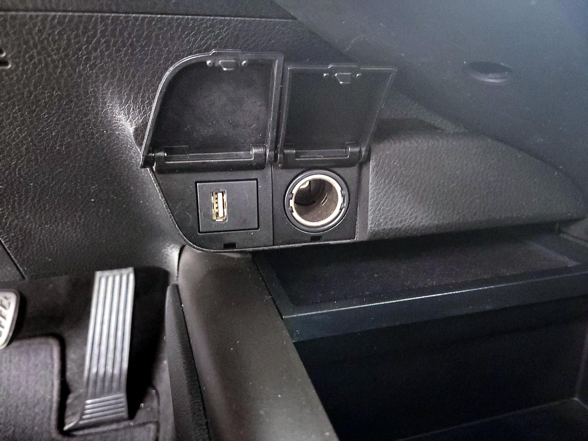 Thumbnail: 2021 Toyota Camry - 18