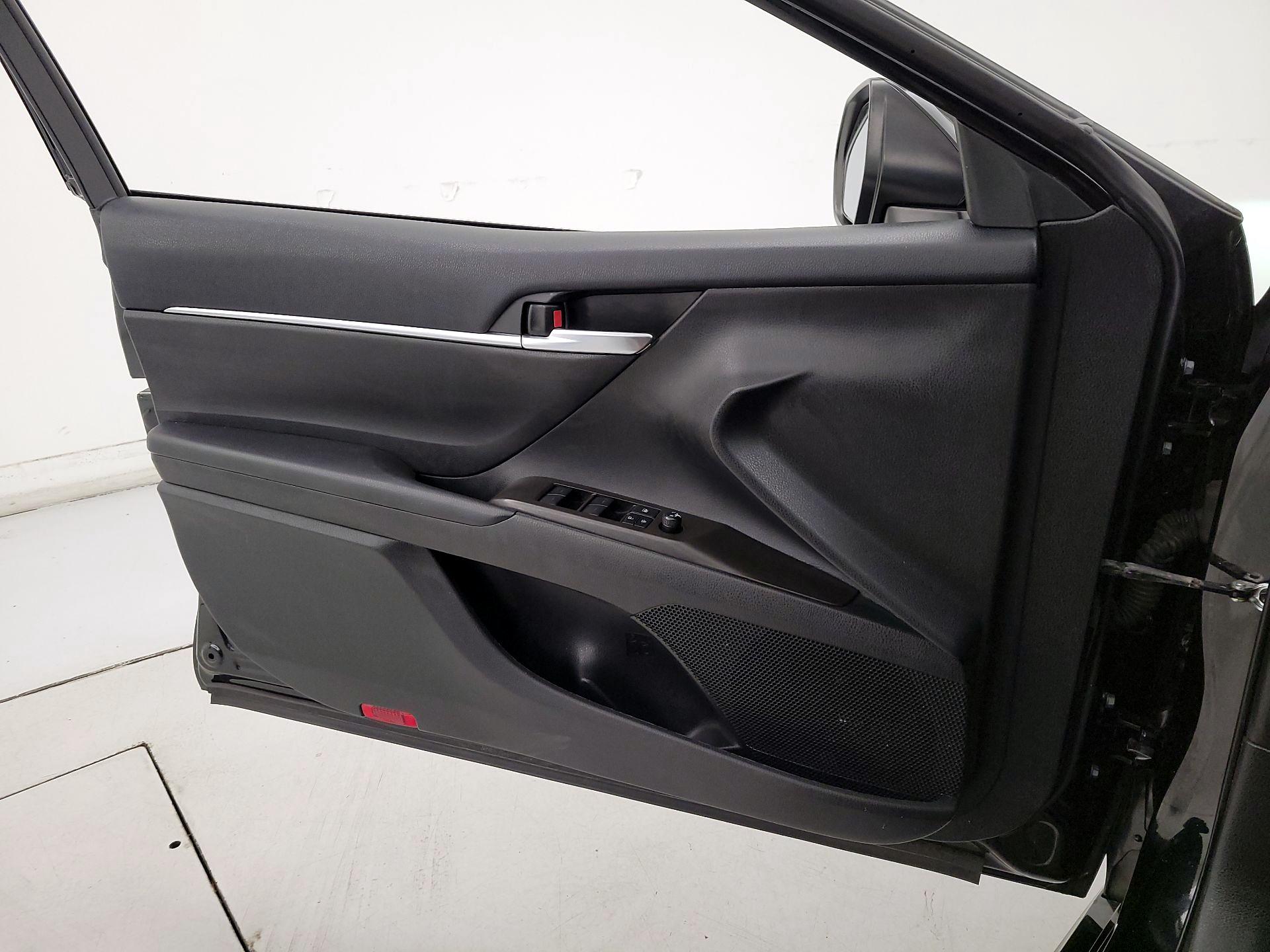 Thumbnail: 2022 Toyota Camry - 12