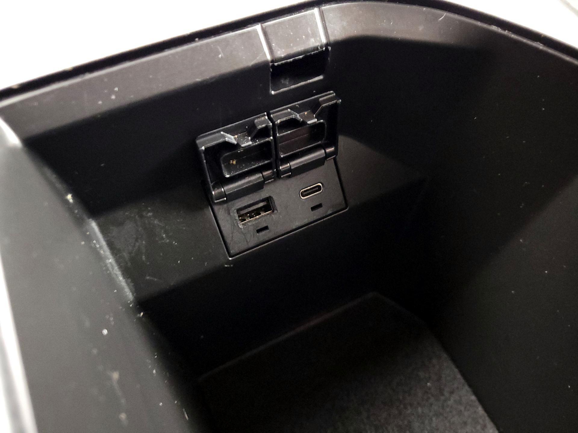 Thumbnail: 2022 Toyota Camry - 18