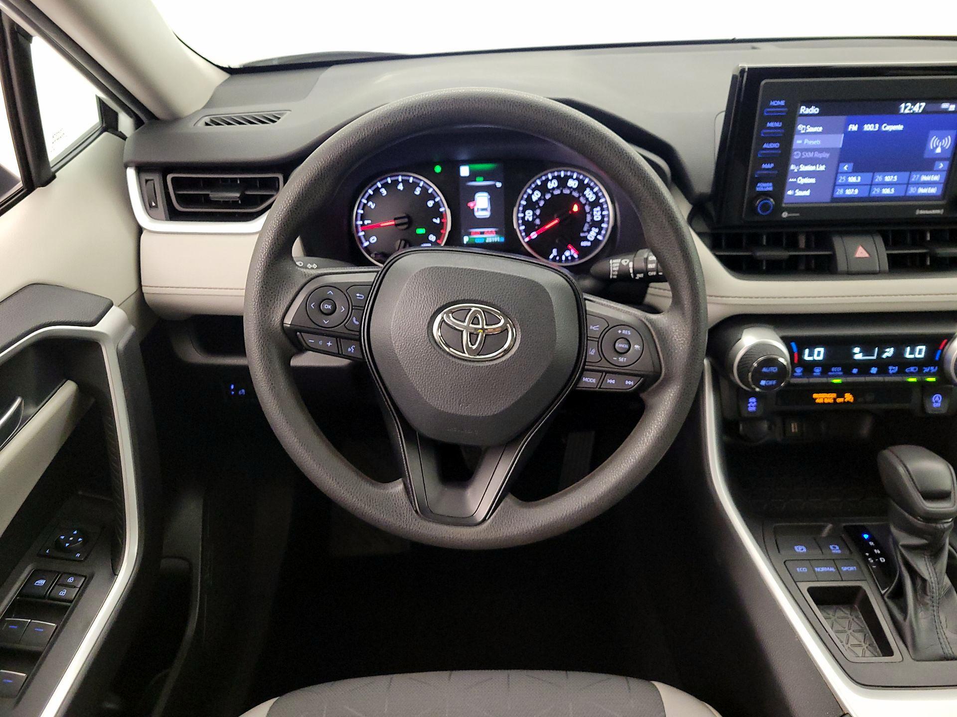 Thumbnail: 2022 Toyota RAV4 - 10