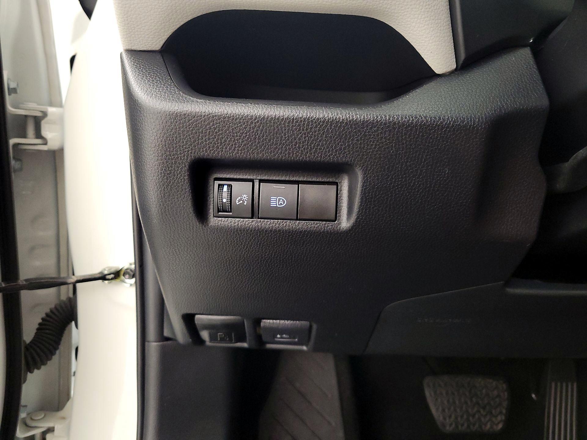 Thumbnail: 2022 Toyota RAV4 - 13