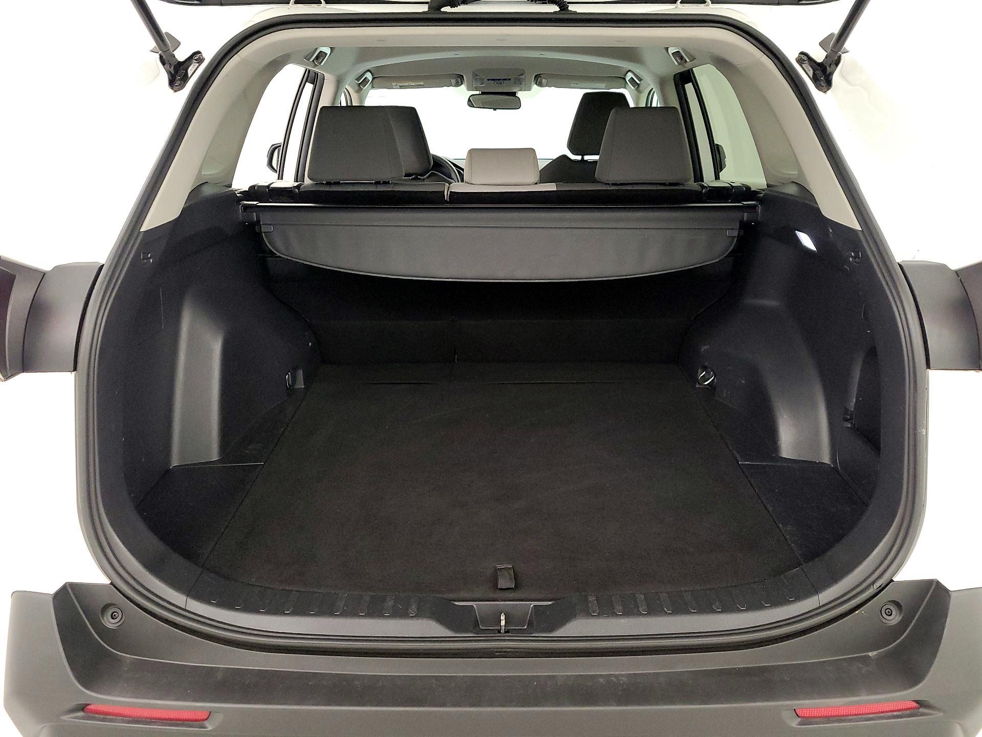 Thumbnail: 2022 Toyota RAV4 - 20