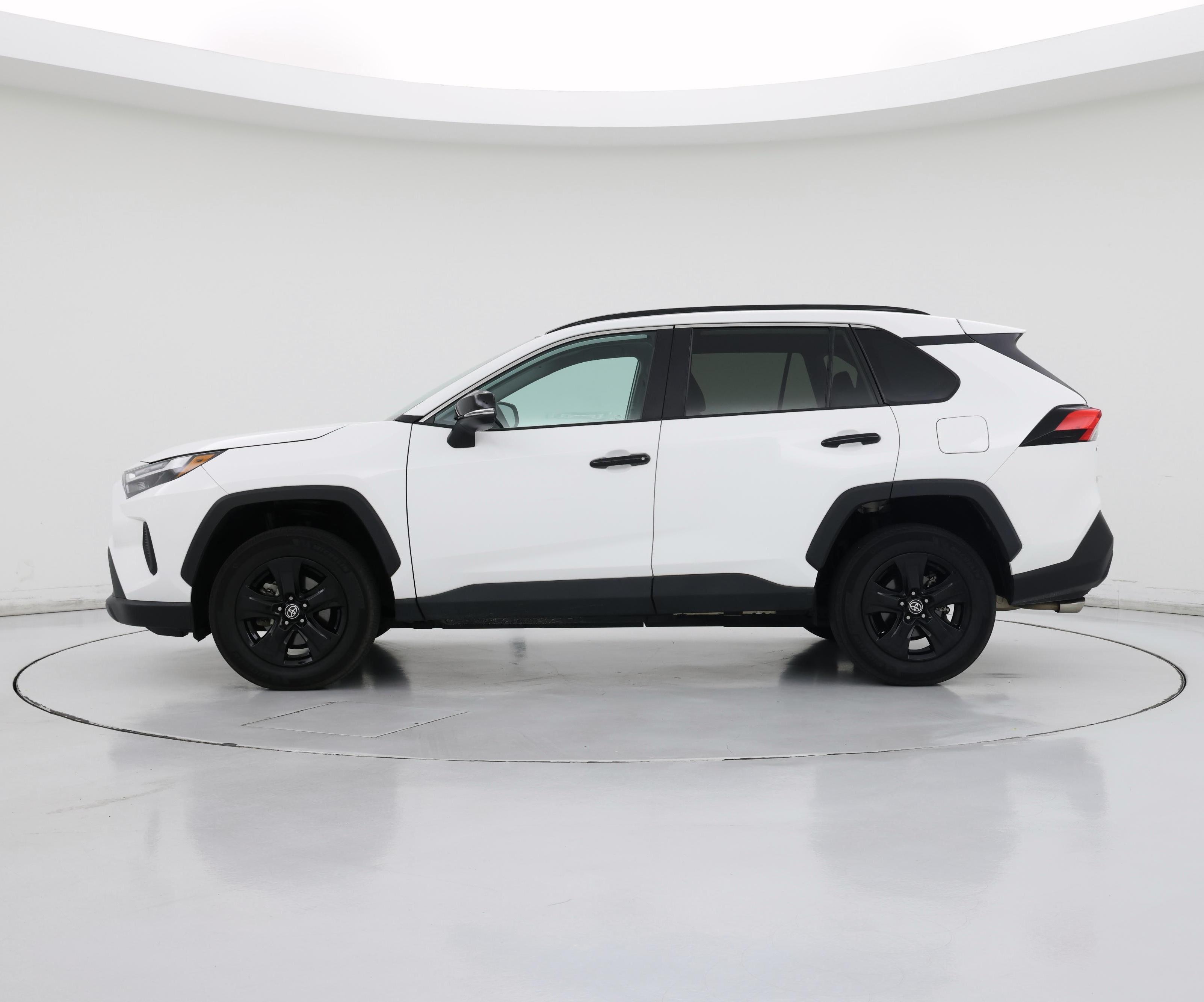 Thumbnail: 2022 Toyota RAV4 - 3